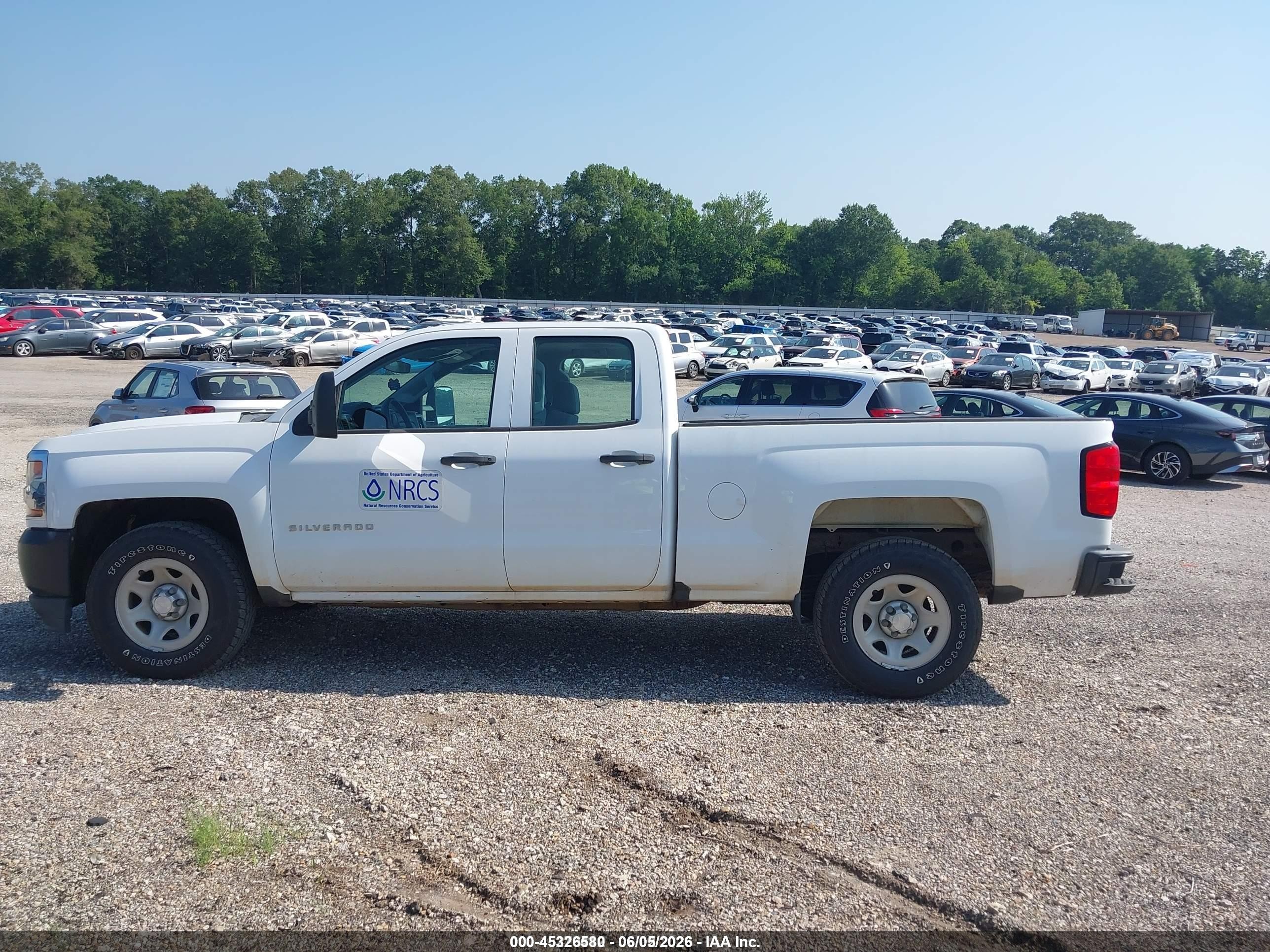 2017 Chevrolet Silverado 1500 Wt White vin: 1GCRCNEC5HZ153804