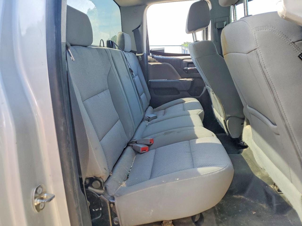 2018 Chevrolet Silverado C1500 Серебряный vin: 1GCRCNEH9JZ125991