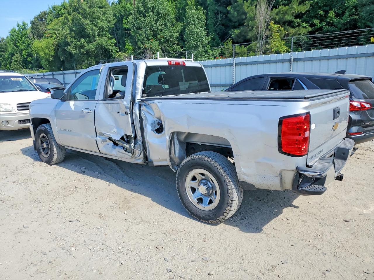 2018 Chevrolet Silverado C1500 Серебряный vin: 1GCRCNEH9JZ125991