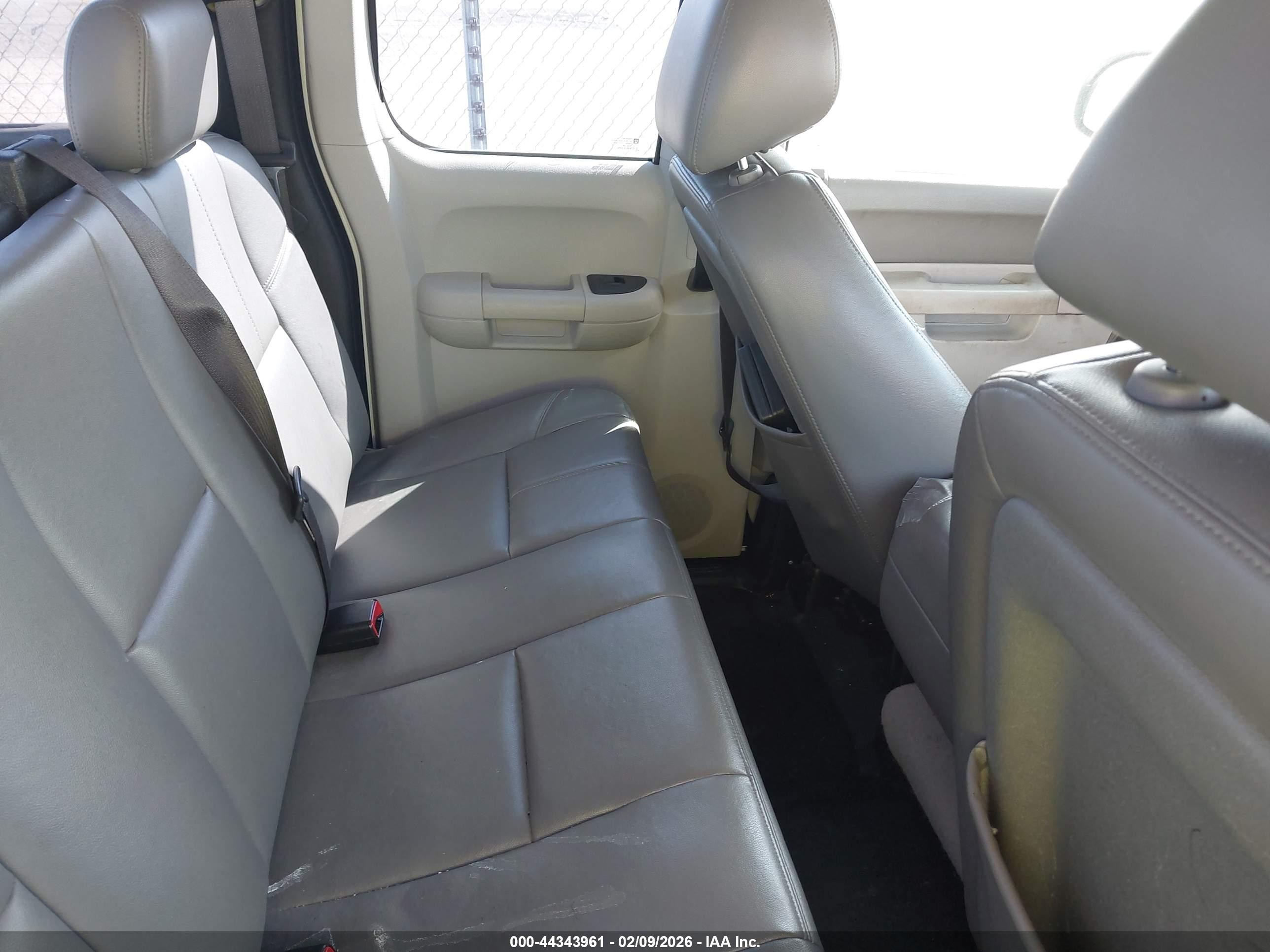 2013 Chevrolet Silverado 1500 Work Truck White vin: 1GCRCPE00DZ169212