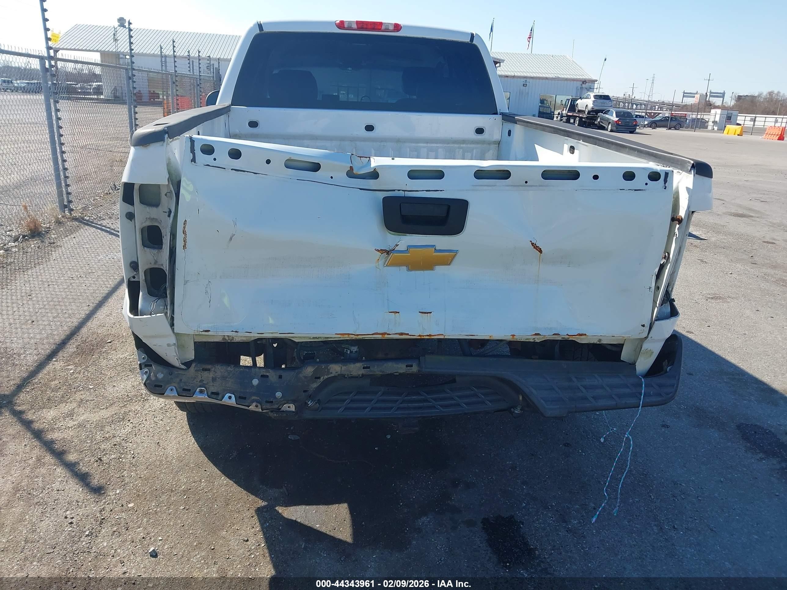 2013 Chevrolet Silverado 1500 Work Truck White vin: 1GCRCPE00DZ169212