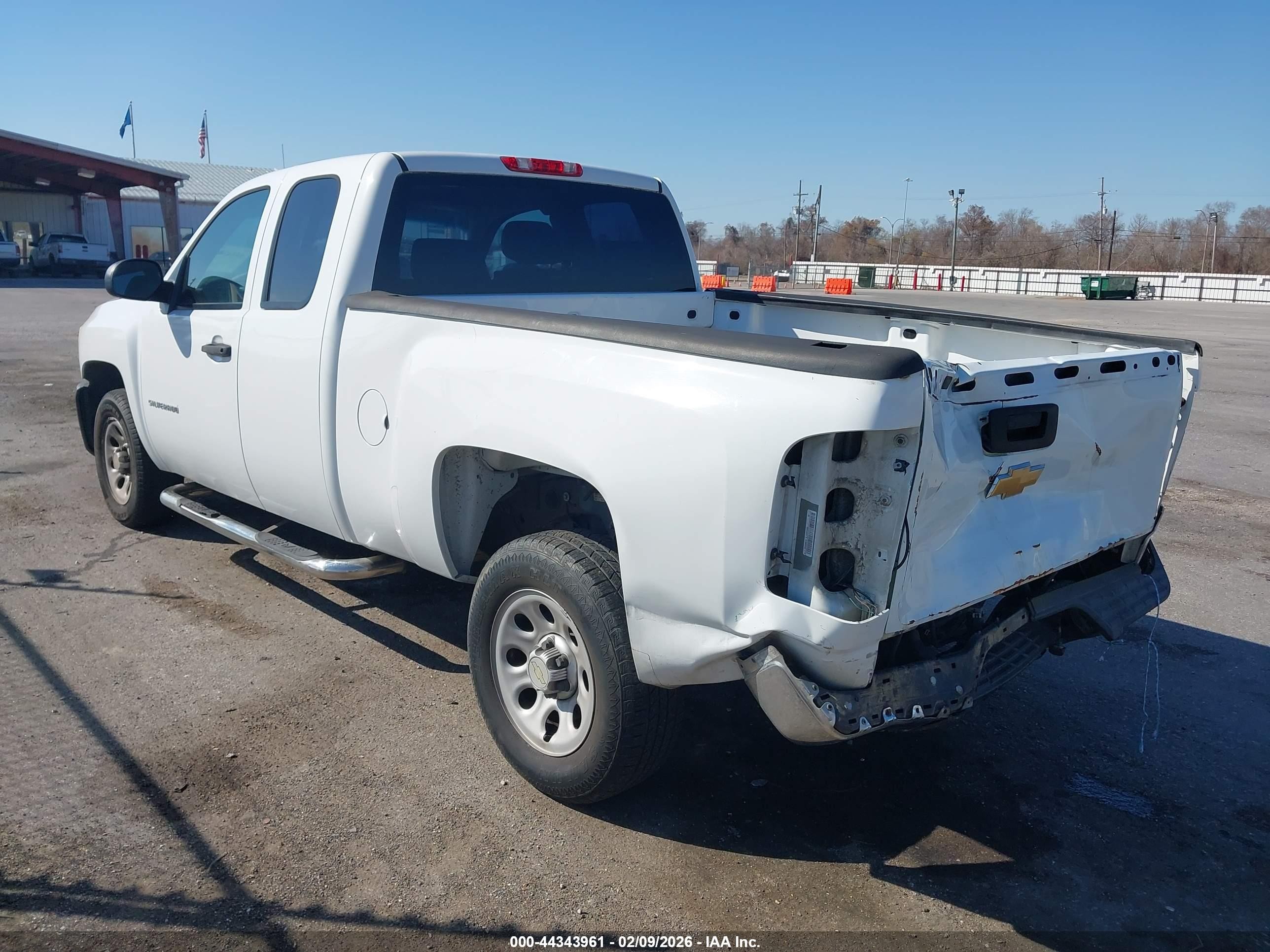 2013 Chevrolet Silverado 1500 Work Truck White vin: 1GCRCPE00DZ169212