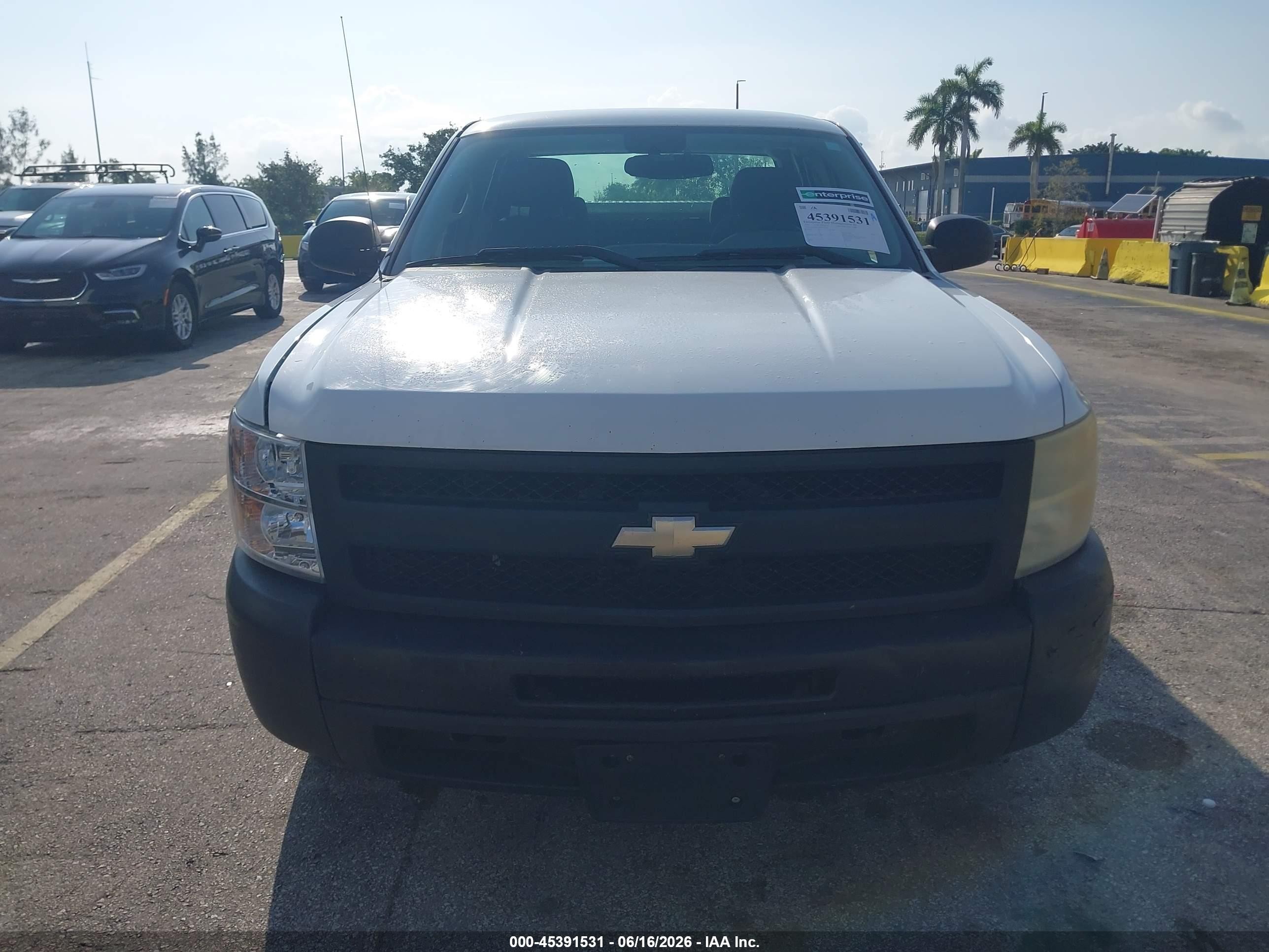 2011 Chevrolet Silverado 1500 Work Truck White vin: 1GCRCPE04BZ429723