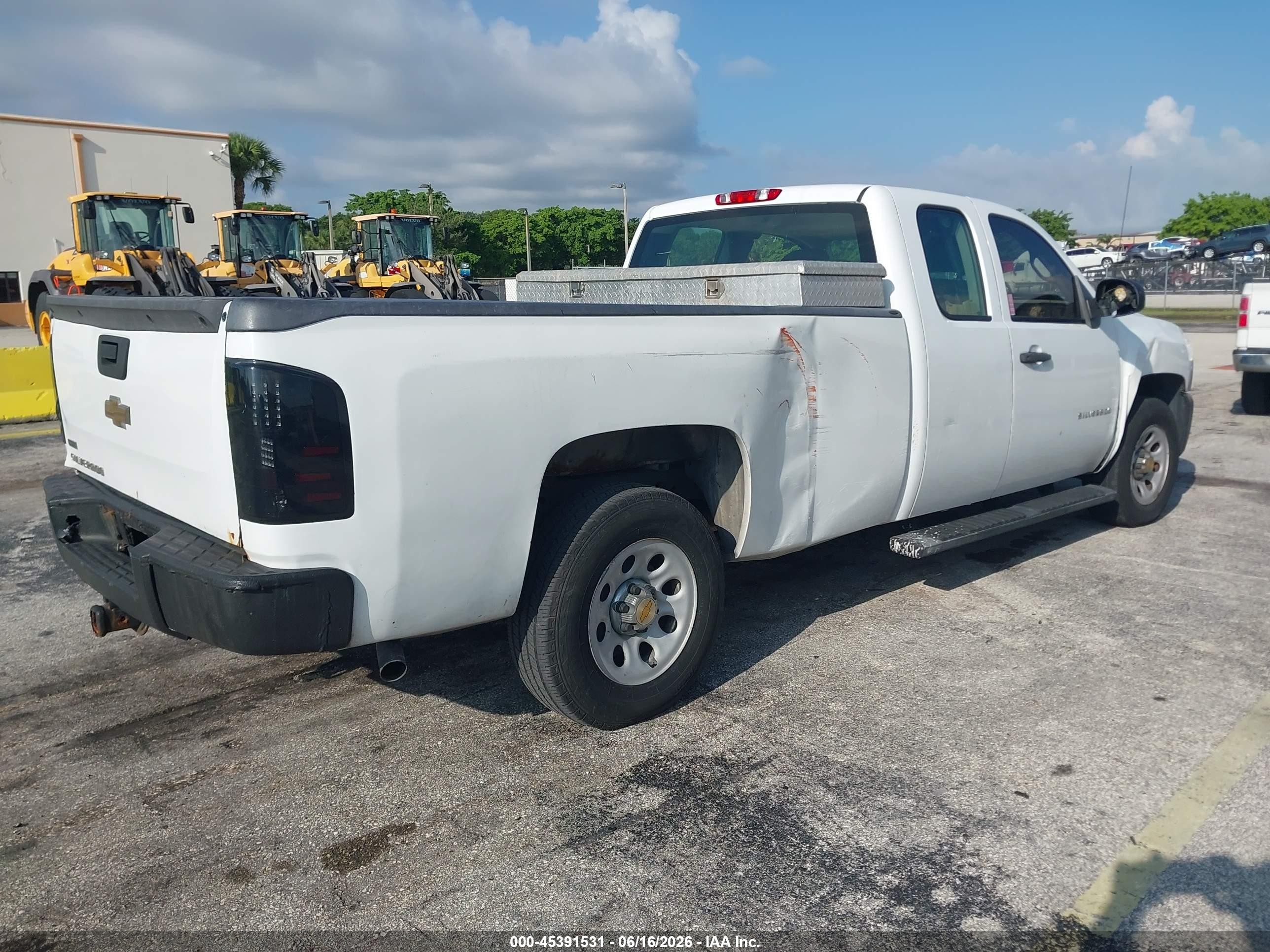 2011 Chevrolet Silverado 1500 Work Truck White vin: 1GCRCPE04BZ429723