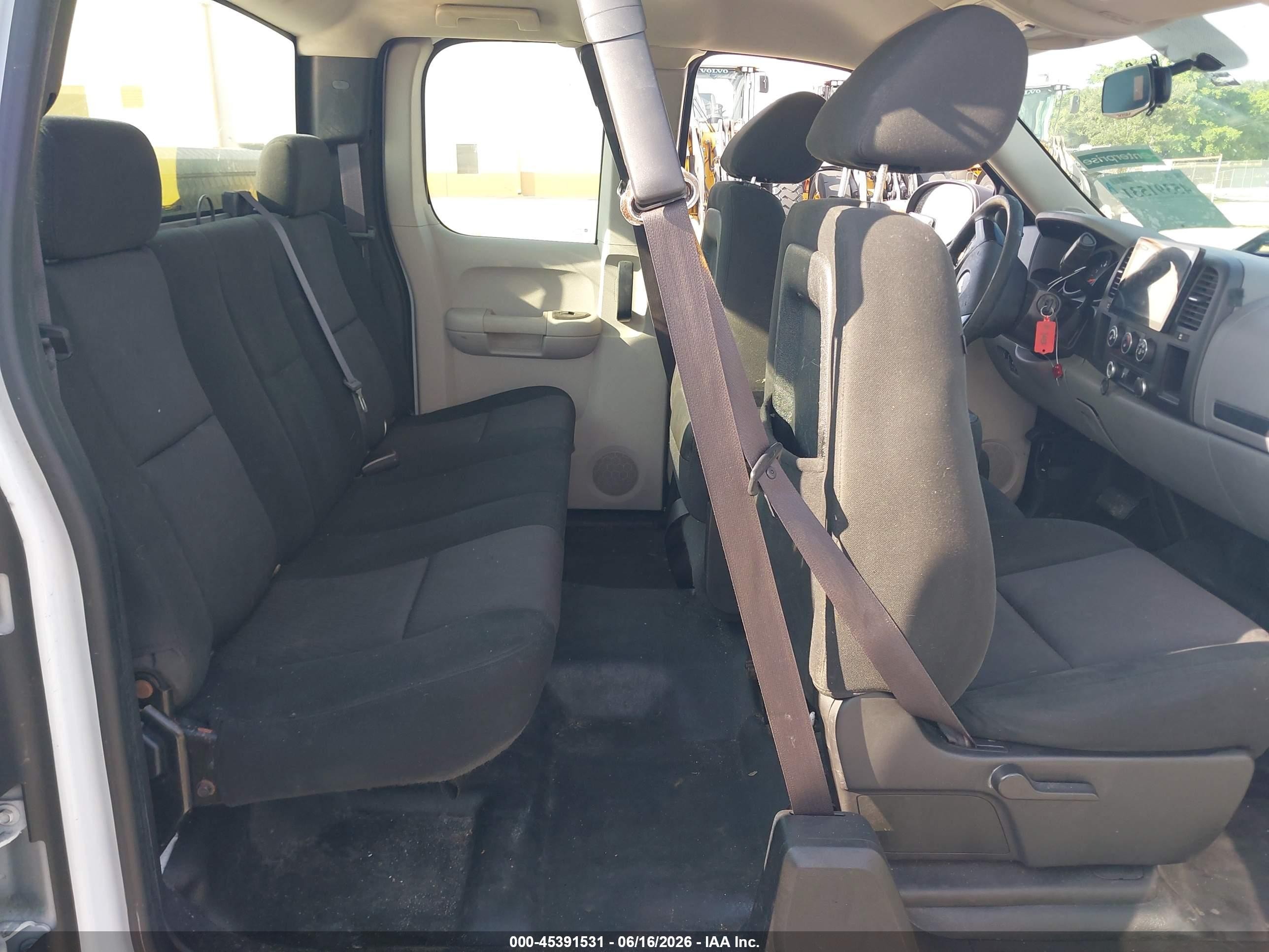 2011 Chevrolet Silverado 1500 Work Truck White vin: 1GCRCPE04BZ429723