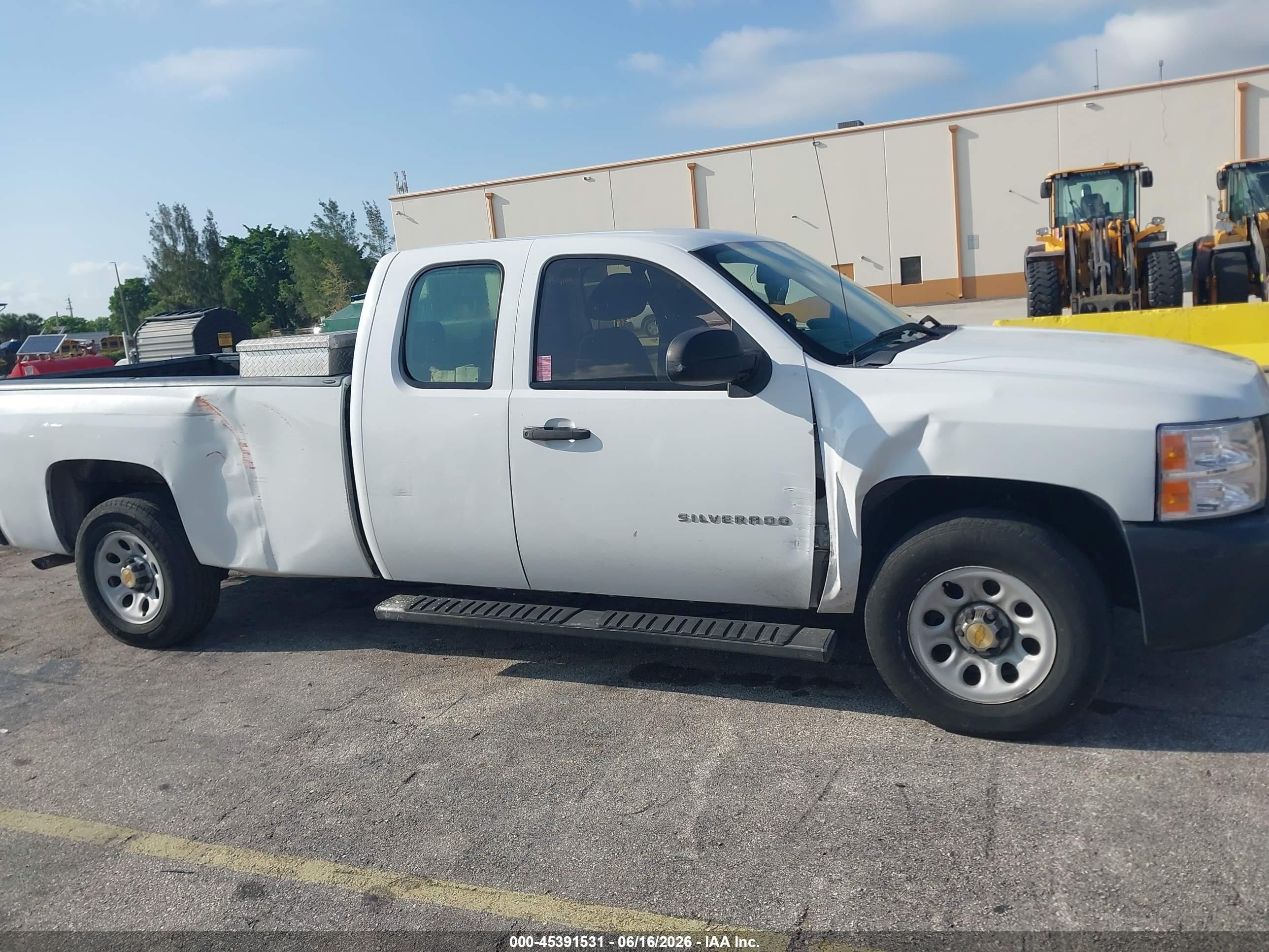 2011 Chevrolet Silverado 1500 Work Truck White vin: 1GCRCPE04BZ429723