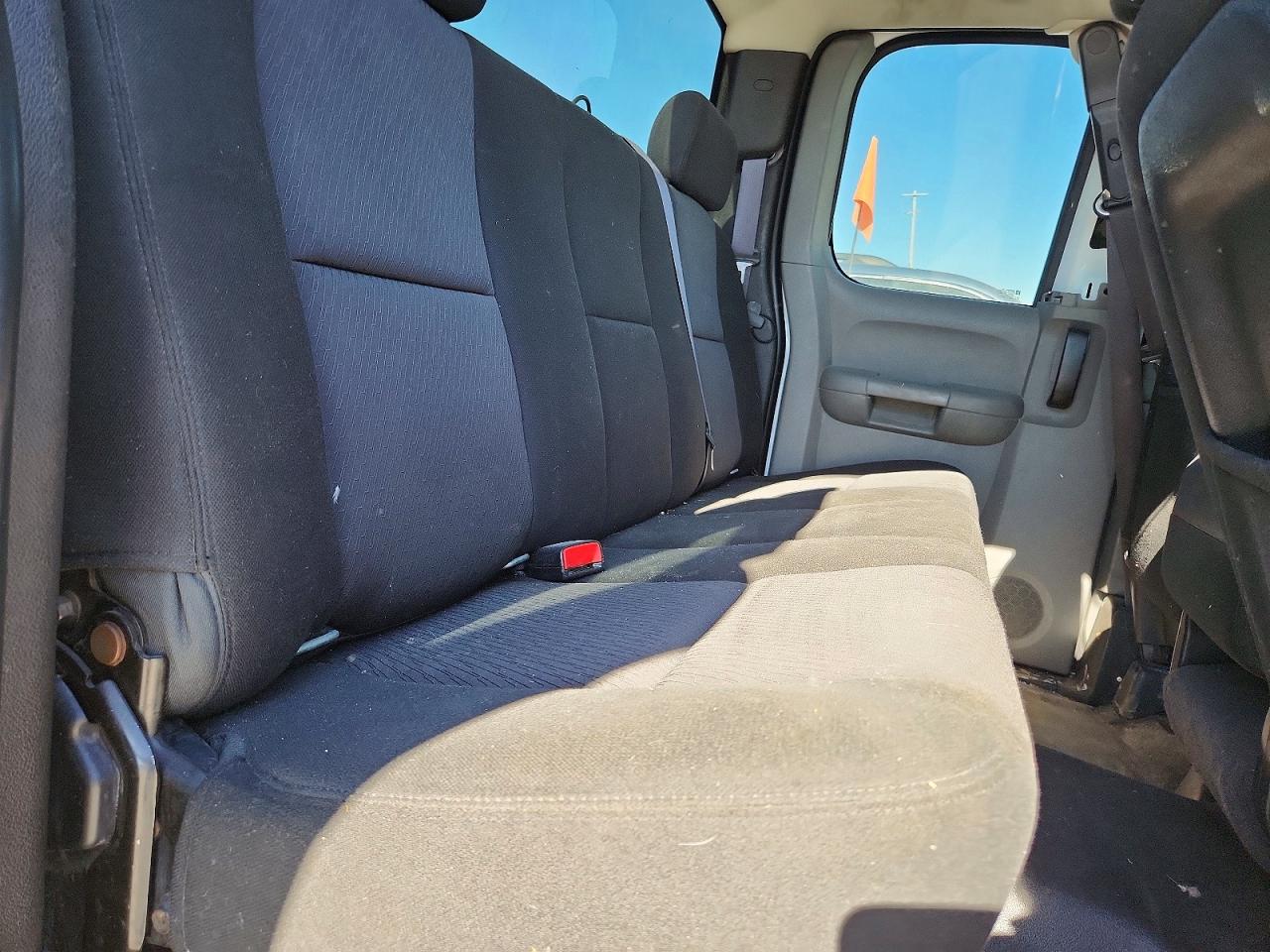2013 Chevrolet Silverado C1500 White vin: 1GCRCPE06DZ229543