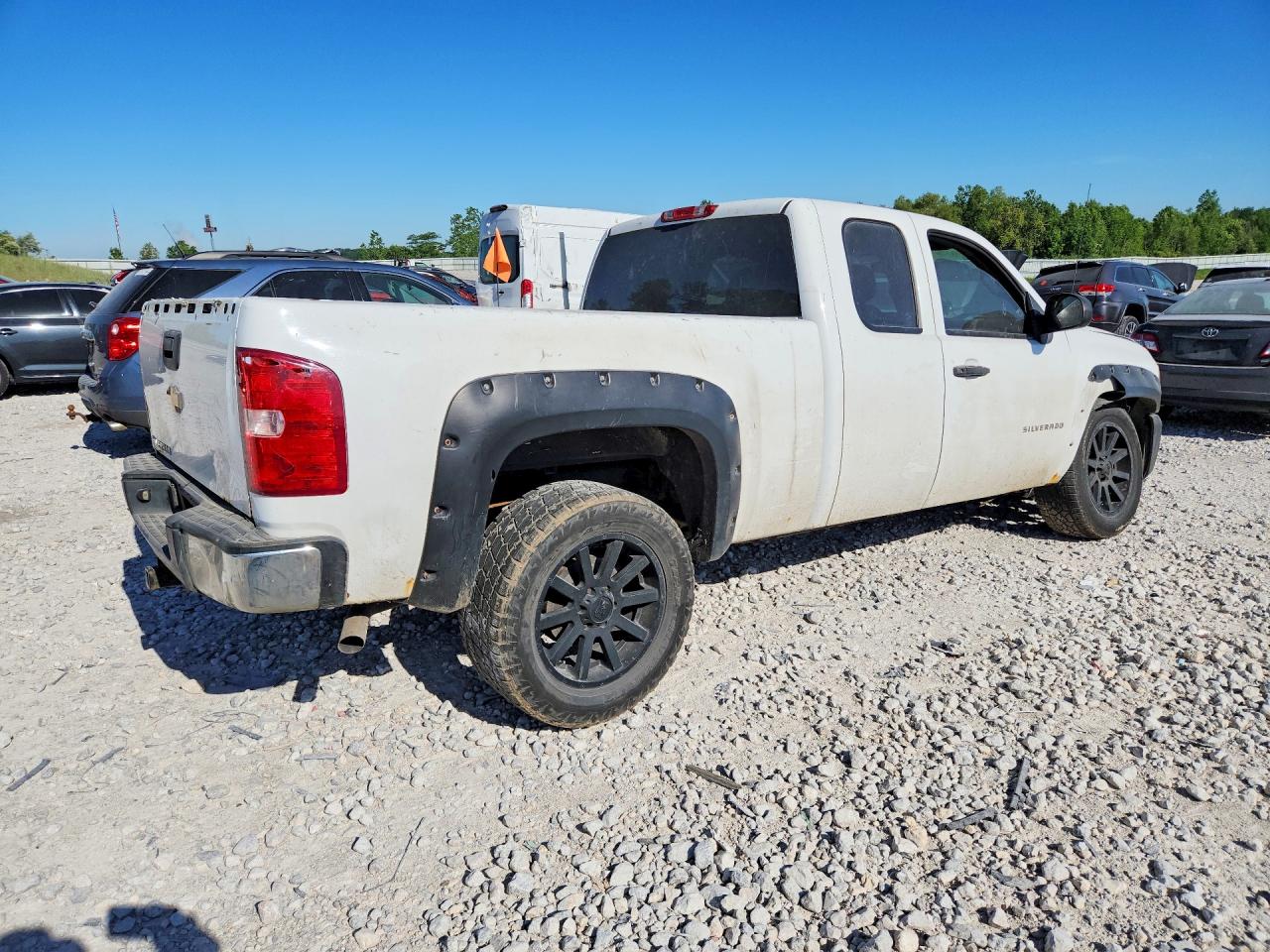 2013 Chevrolet Silverado C1500 White vin: 1GCRCPE06DZ229543
