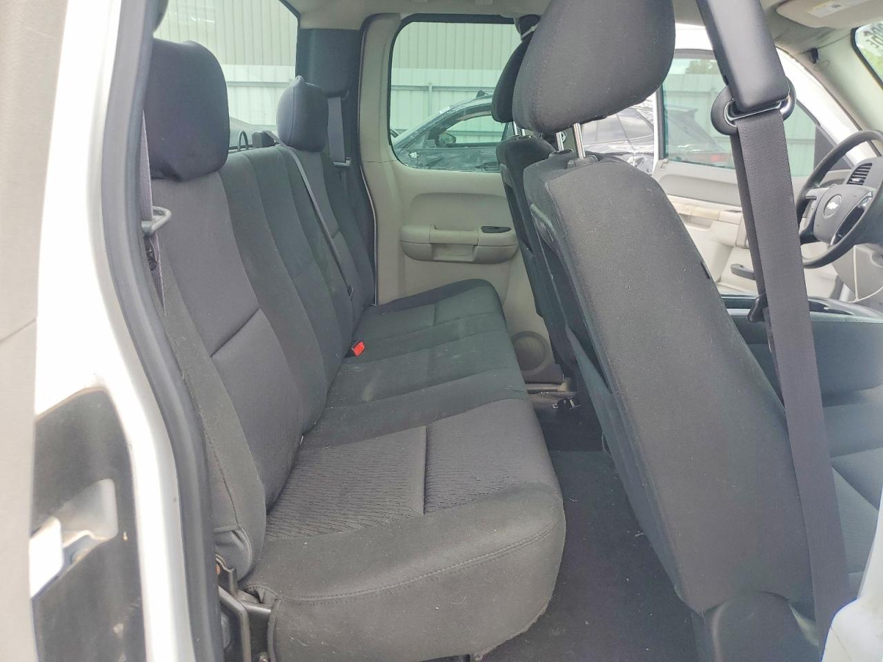 2013 Chevrolet Silverado C1500 White vin: 1GCRCPE08DZ240883