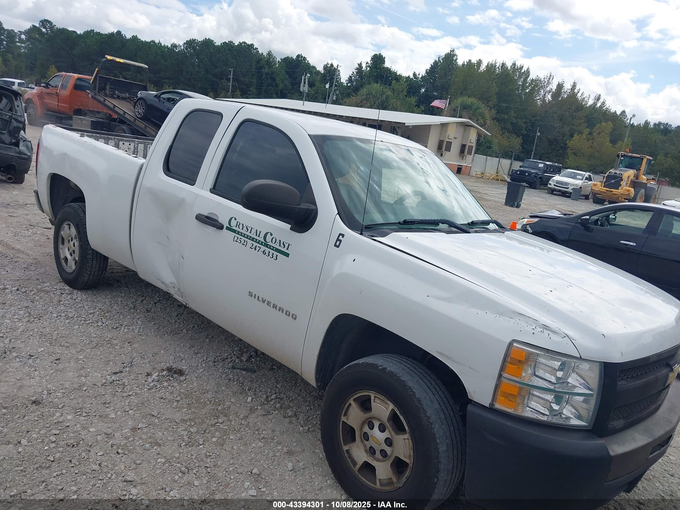 2013 Chevrolet Silverado 1500 Work Truck White vin: 1GCRCPEA1DZ385644