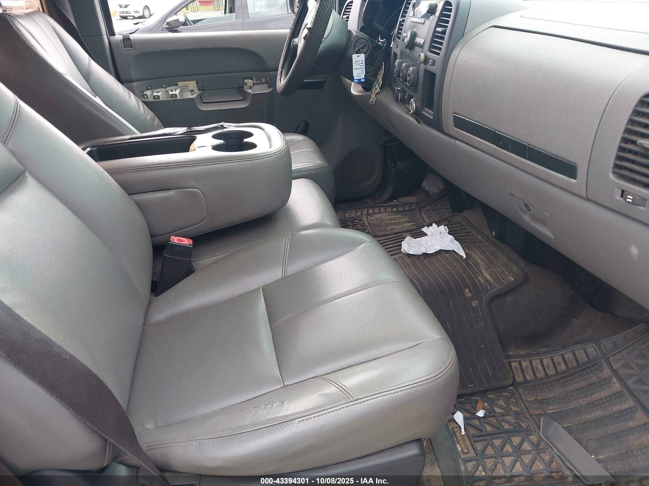 2013 Chevrolet Silverado 1500 Work Truck White vin: 1GCRCPEA1DZ385644