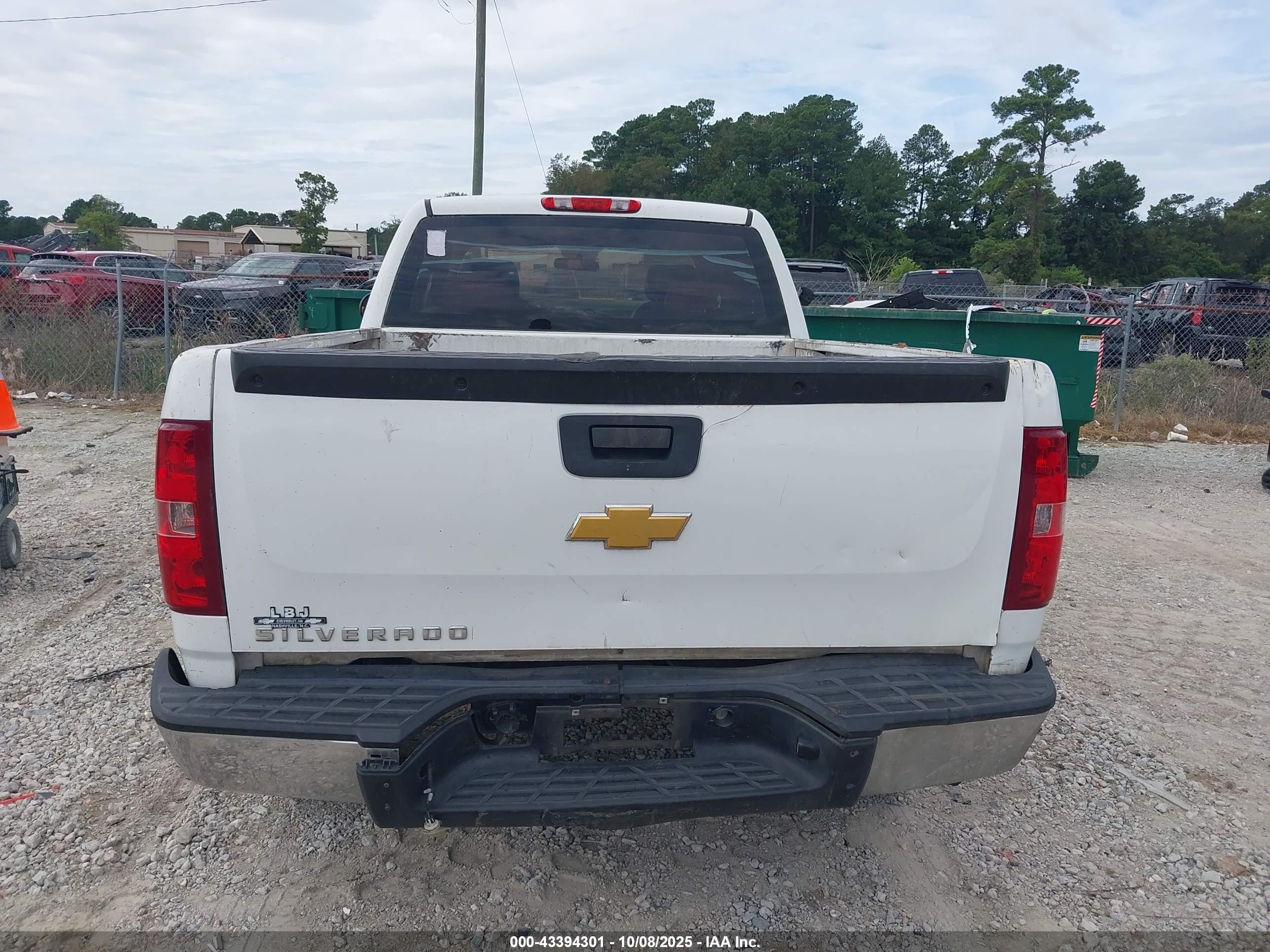 2013 Chevrolet Silverado 1500 Work Truck White vin: 1GCRCPEA1DZ385644