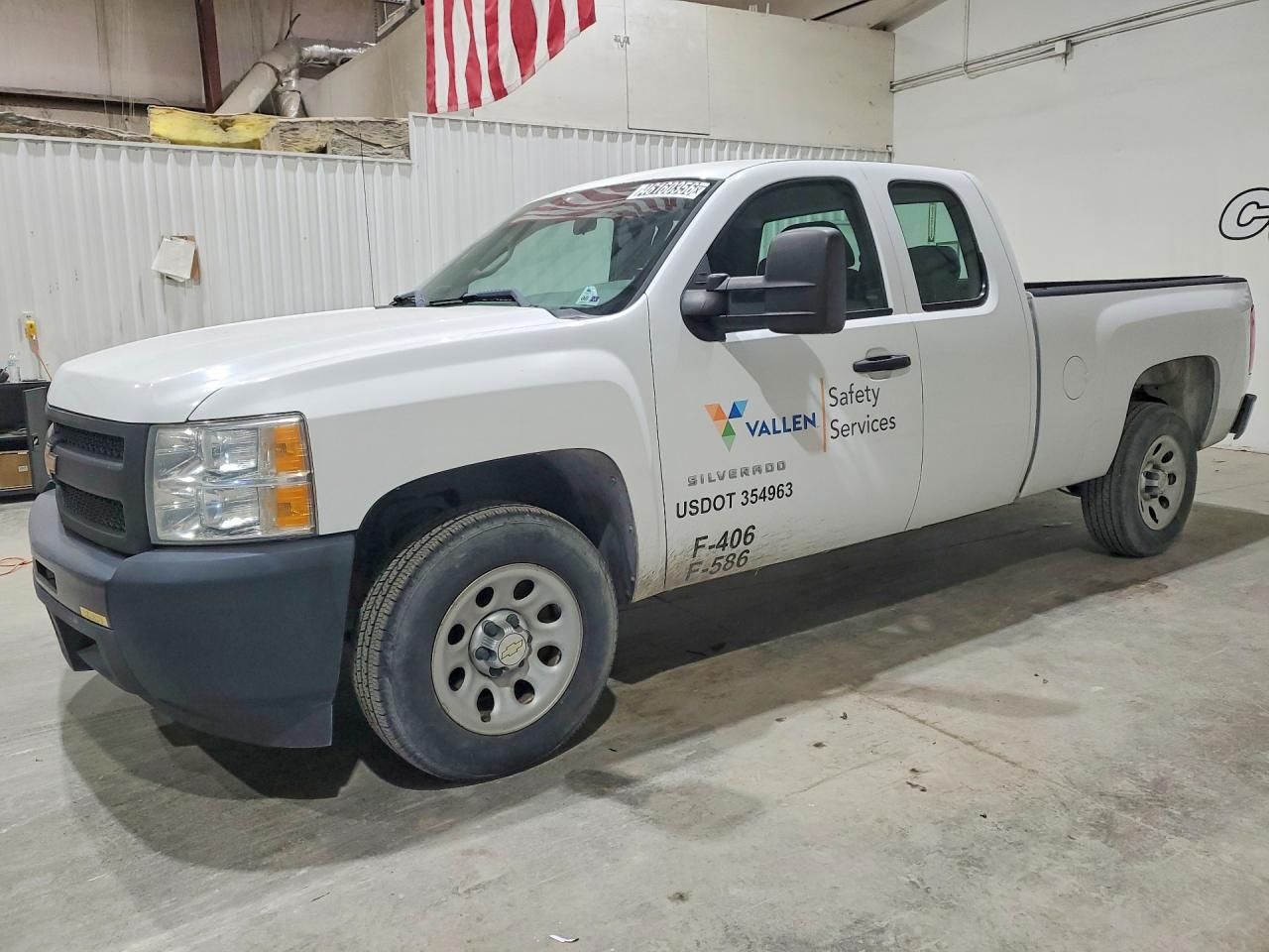 2013 Chevrolet Silverado C1500 White vin: 1GCRCPEA2DZ268378