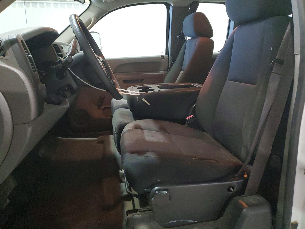 2013 Chevrolet Silverado C1500 White vin: 1GCRCPEA2DZ268378