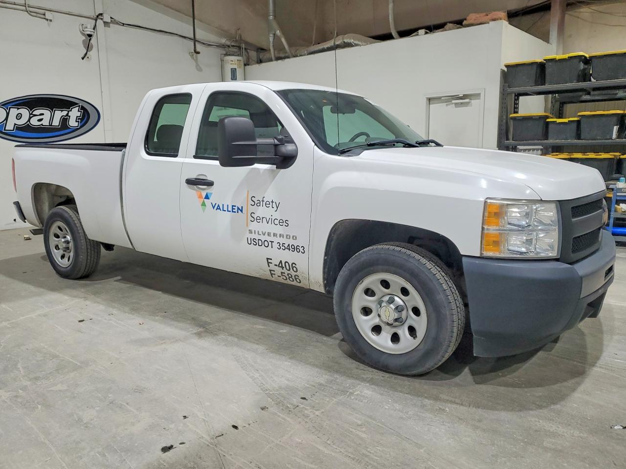 2013 Chevrolet Silverado C1500 White vin: 1GCRCPEA2DZ268378
