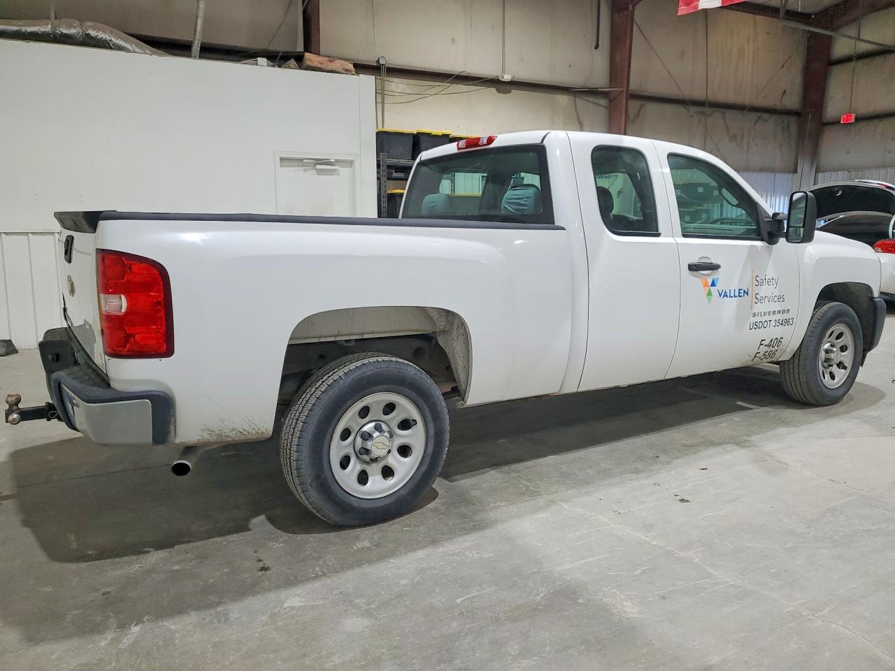 2013 Chevrolet Silverado C1500 White vin: 1GCRCPEA2DZ268378