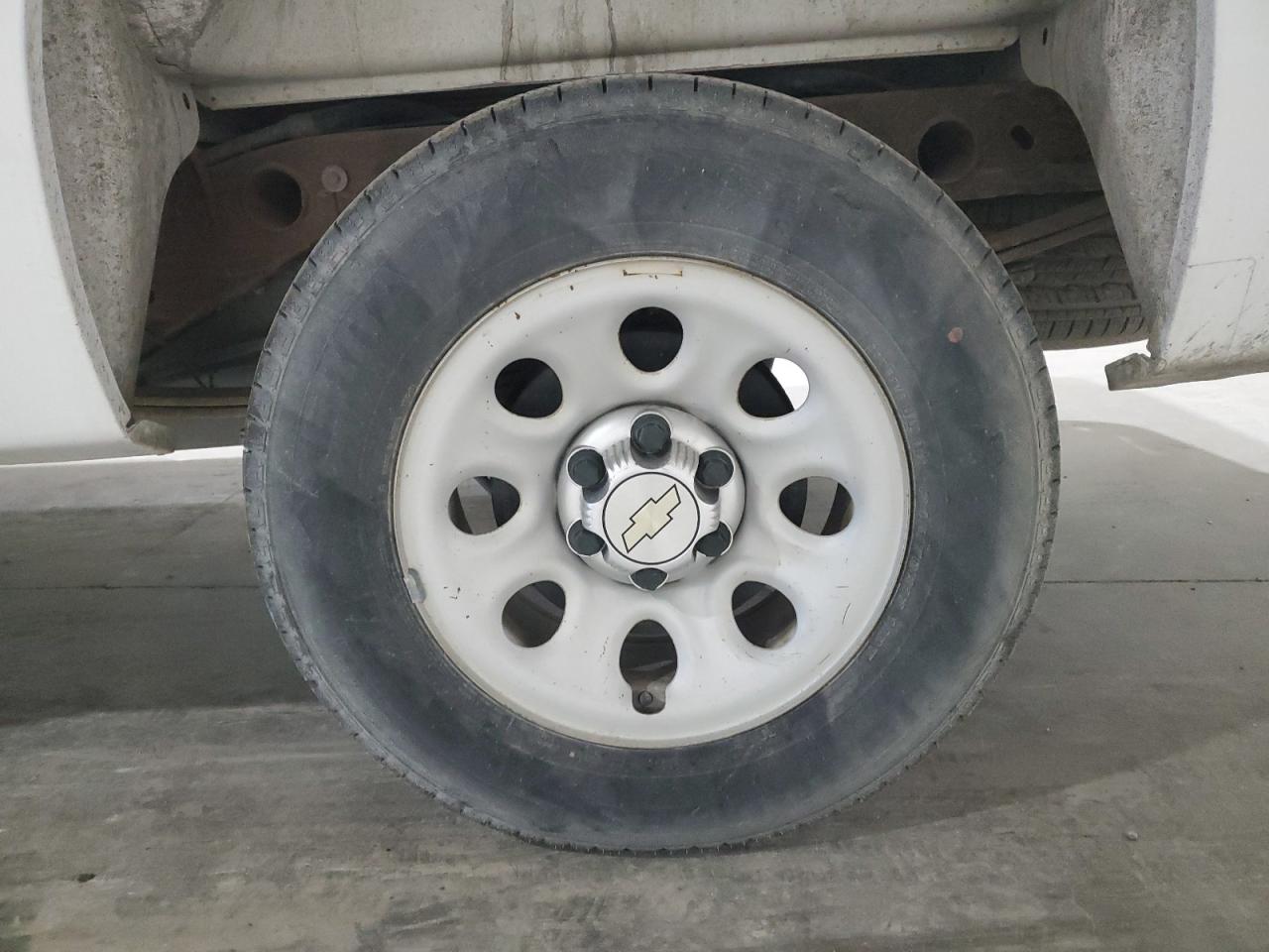 2013 Chevrolet Silverado C1500 White vin: 1GCRCPEA2DZ268378 Damage: Left Rear Wheel, Curb Rash, 3 To 4 Inches