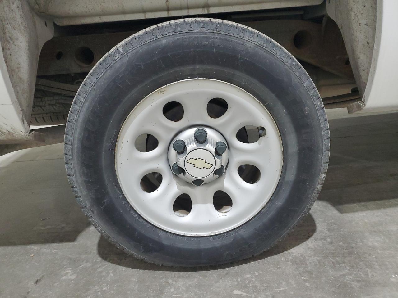 2013 Chevrolet Silverado C1500 White vin: 1GCRCPEA2DZ268378 Damage: Right Rear Wheel, Curb Rash, 3 To 4 Inches