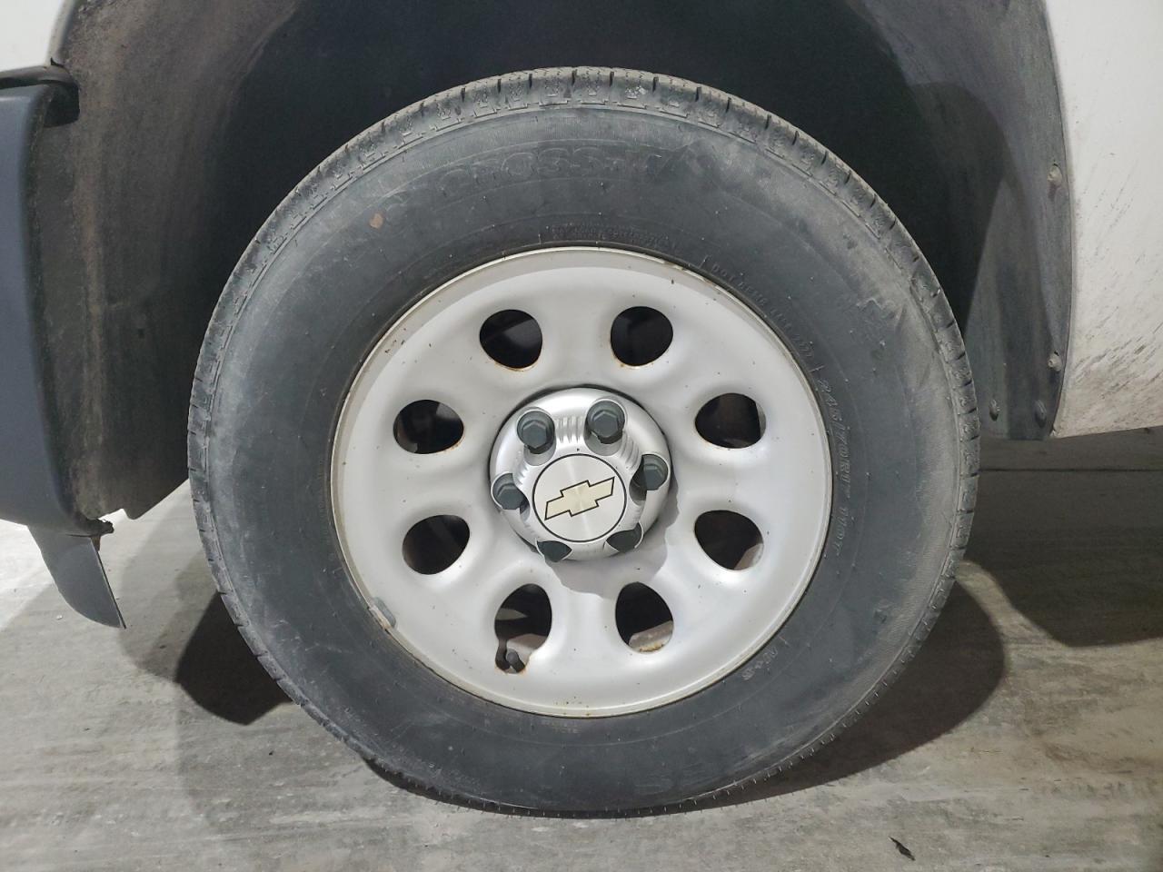2013 Chevrolet Silverado C1500 White vin: 1GCRCPEA2DZ268378 Damage: Left Front Wheel, Curb Rash, 2 To 3 Inches