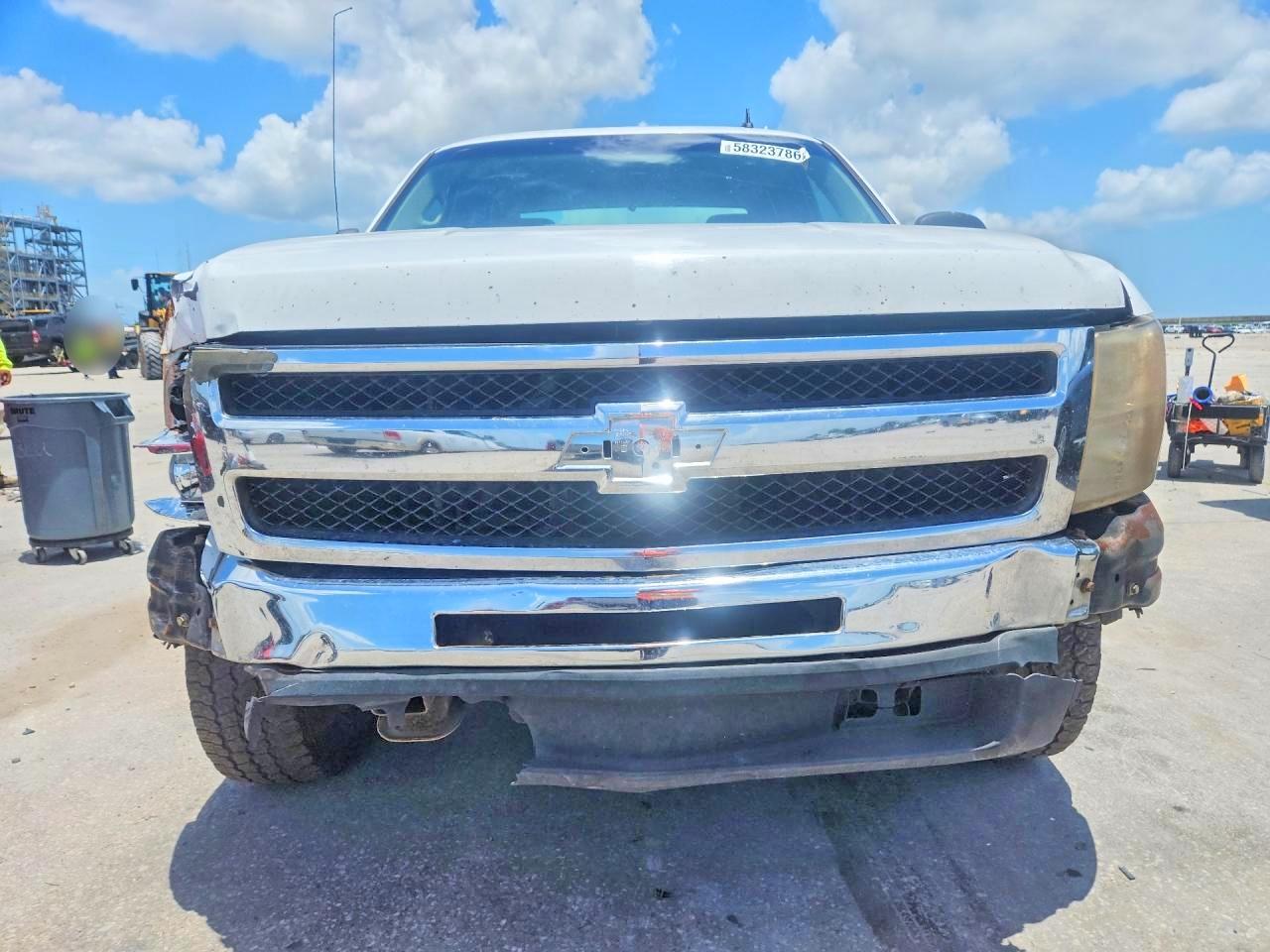 2011 Chevrolet Silverado C1500 White vin: 1GCRCPEA3BZ248556