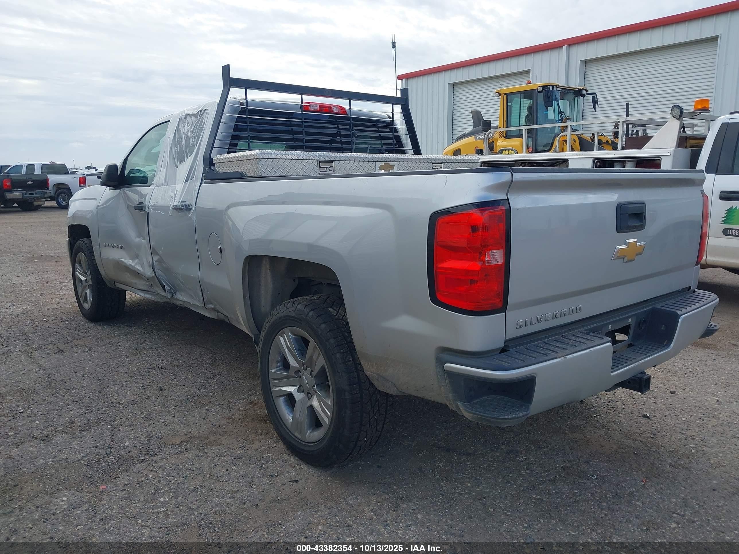 2017 Chevrolet Silverado 1500 Custom Silver vin: 1GCRCPEC0HZ292590