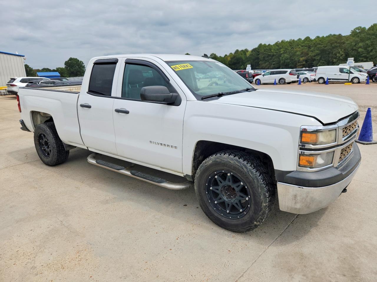 2014 Chevrolet Silverado C1500 White vin: 1GCRCPEC8EZ310491