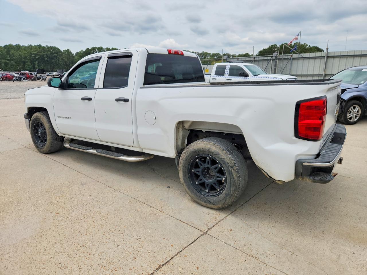 2014 Chevrolet Silverado C1500 White vin: 1GCRCPEC8EZ310491