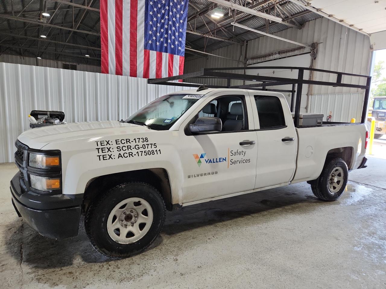 2015 Chevrolet Silverado C1500 White vin: 1GCRCPEC9FZ158495 Damage: Left Front Fender, Dent(S) W/ Paint Dmg, 2 To 3 Inches