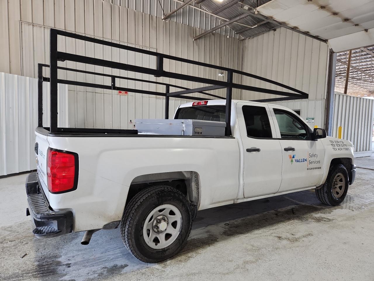 2015 Chevrolet Silverado C1500 White vin: 1GCRCPEC9FZ158495 Damage: Right Bed Side, Dent(S) W/ Paint Dmg, 7 To 8 Inches