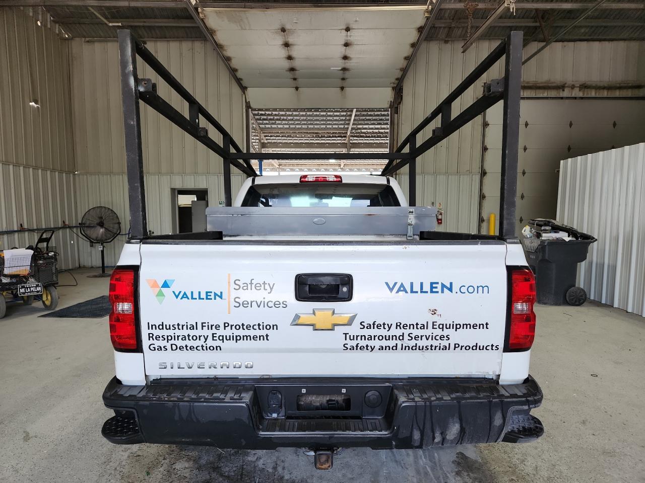 2015 Chevrolet Silverado C1500 White vin: 1GCRCPEC9FZ158495 Damage: Tailgate, Heavy Scratch, 3 To 4 Inches