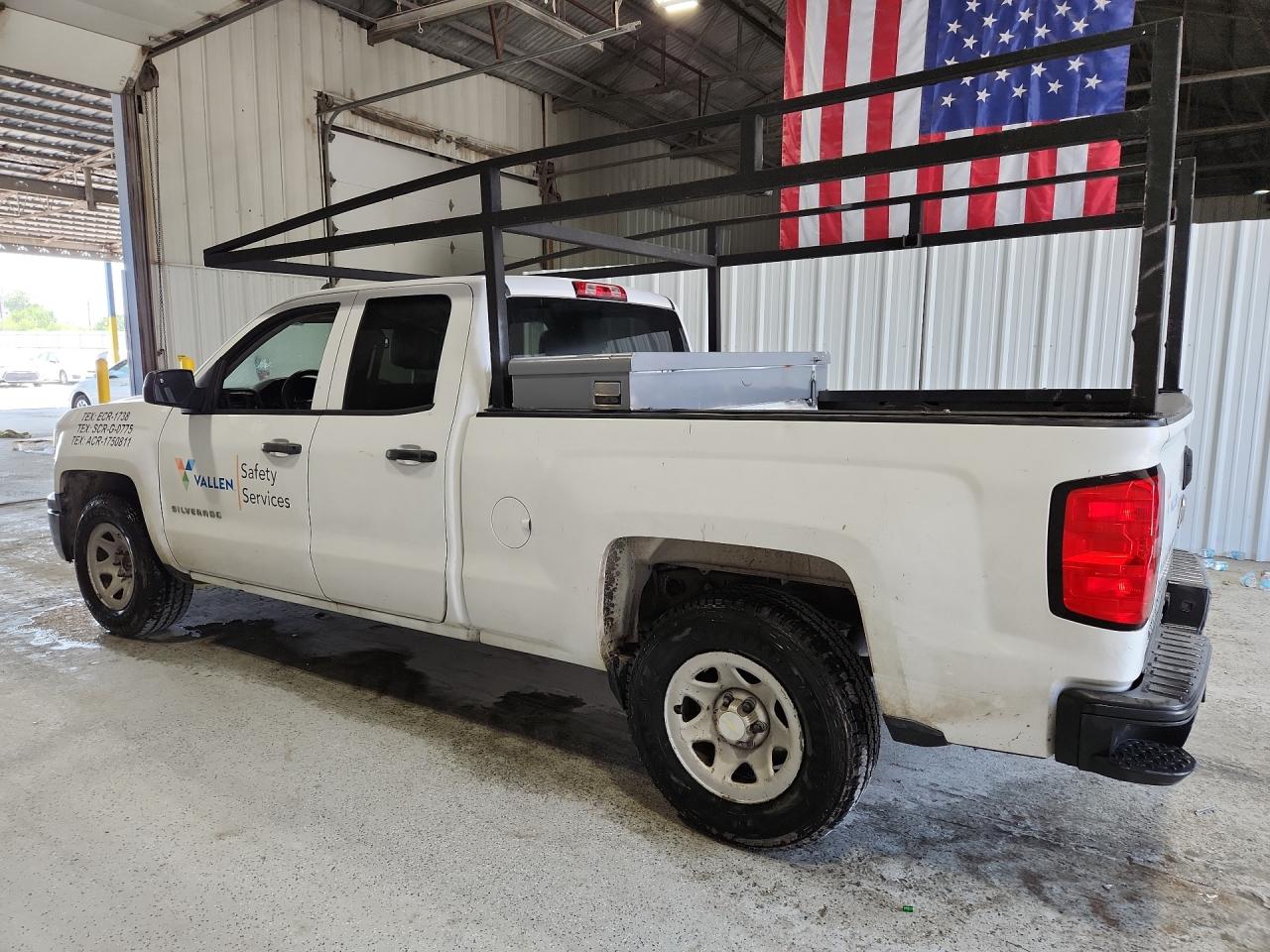 2015 Chevrolet Silverado C1500 White vin: 1GCRCPEC9FZ158495 Damage: Left Bed Side, Dent(S) W/ Paint Dmg, 7 To 8 Inches