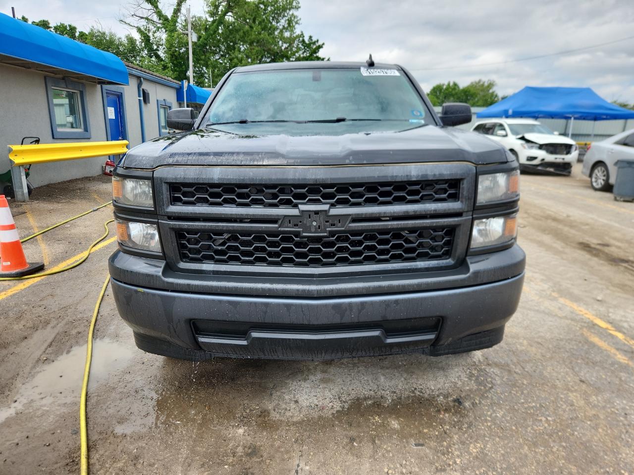 2015 Chevrolet Silverado C1500 Black vin: 1GCRCPEH4FZ441222 Damage: Front Emblem, Missing, Replacement Required