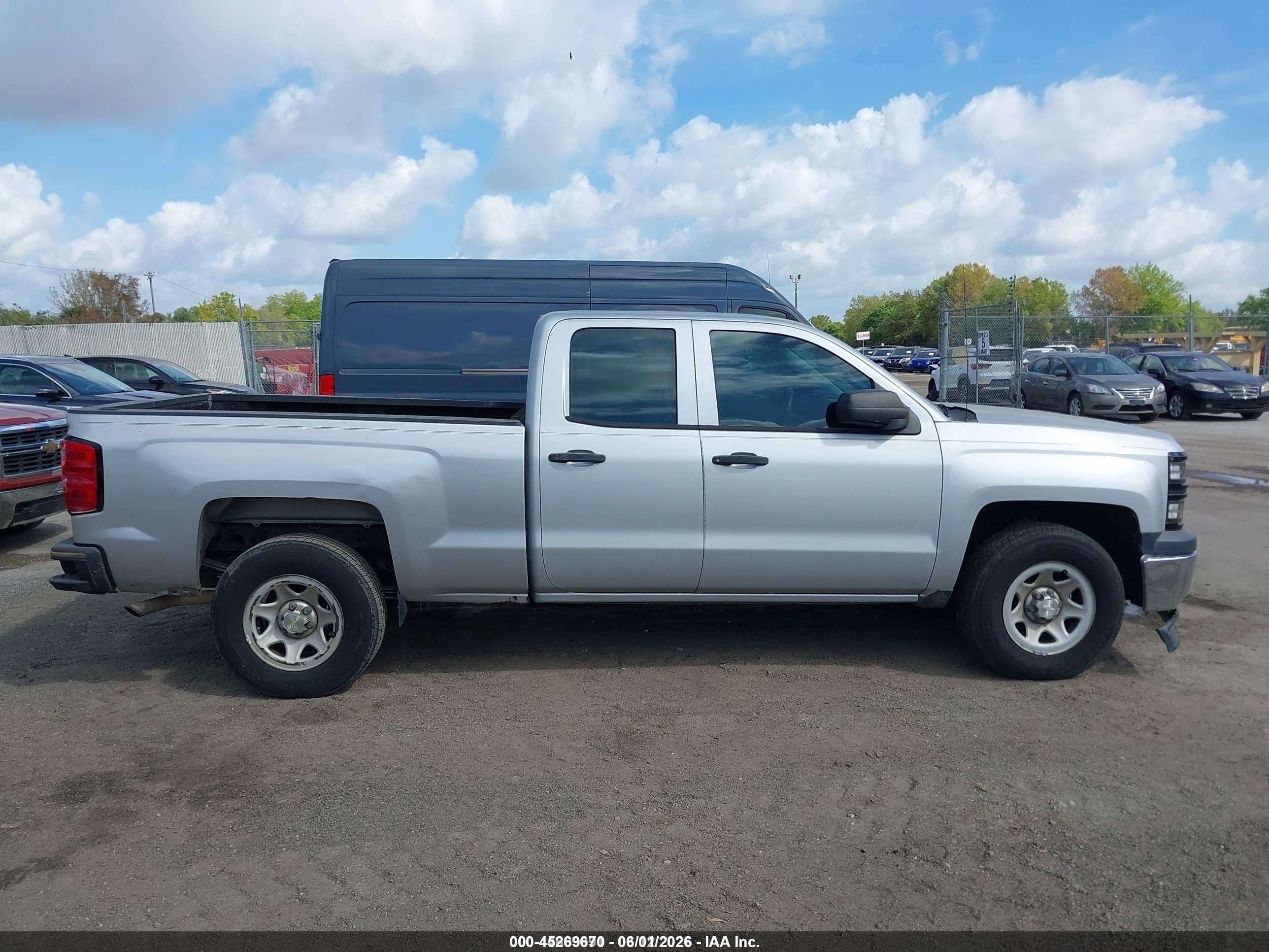 2015 Chevrolet Silverado 1500 Wt Silver vin: 1GCRCPEH9FZ204709