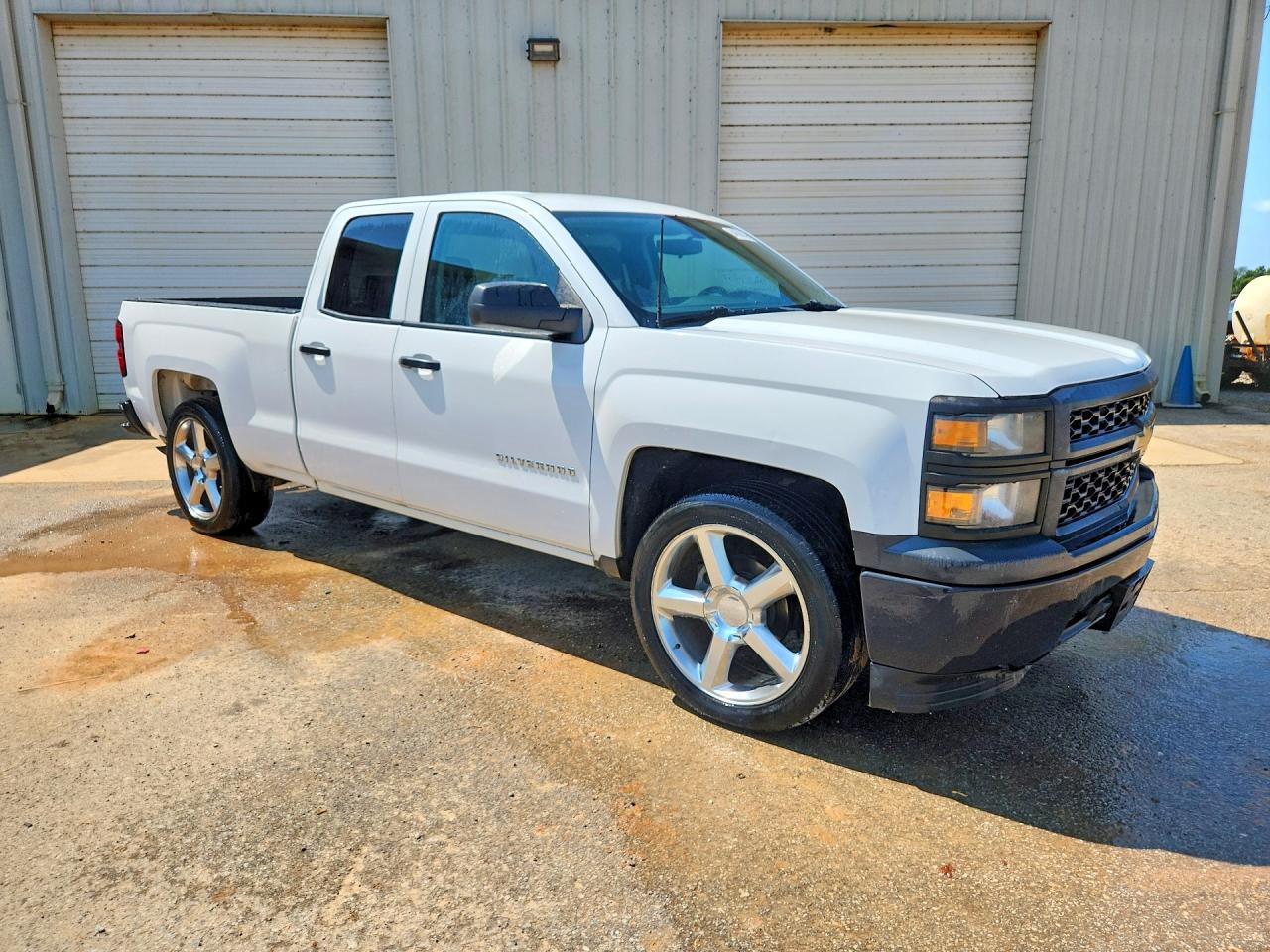 2015 Chevrolet Silverado C1500 Белый vin: 1GCRCPEHXFZ262697