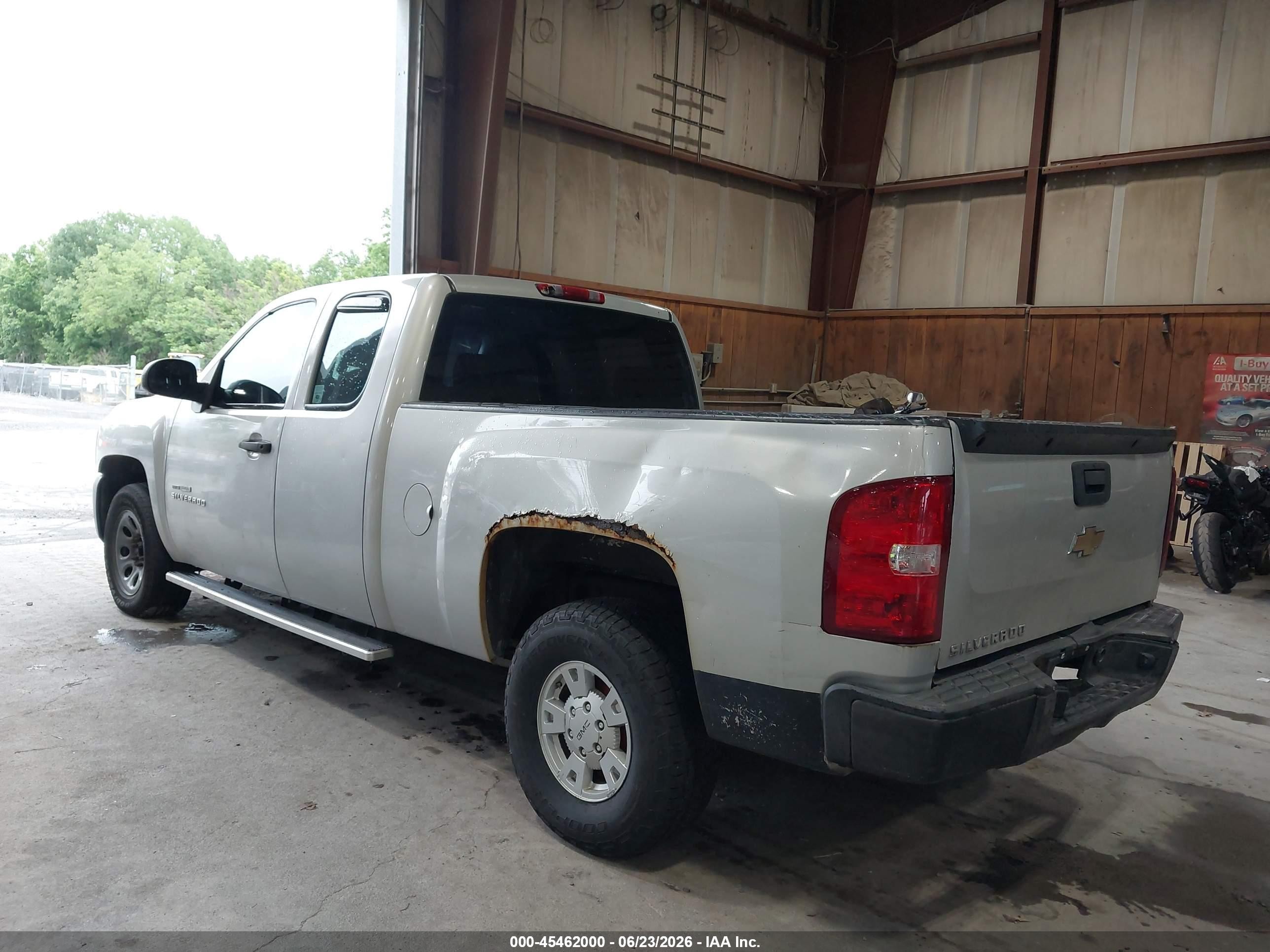 2011 Chevrolet Silverado 1500 Work Truck Silver vin: 1GCRCPEX0BZ118240