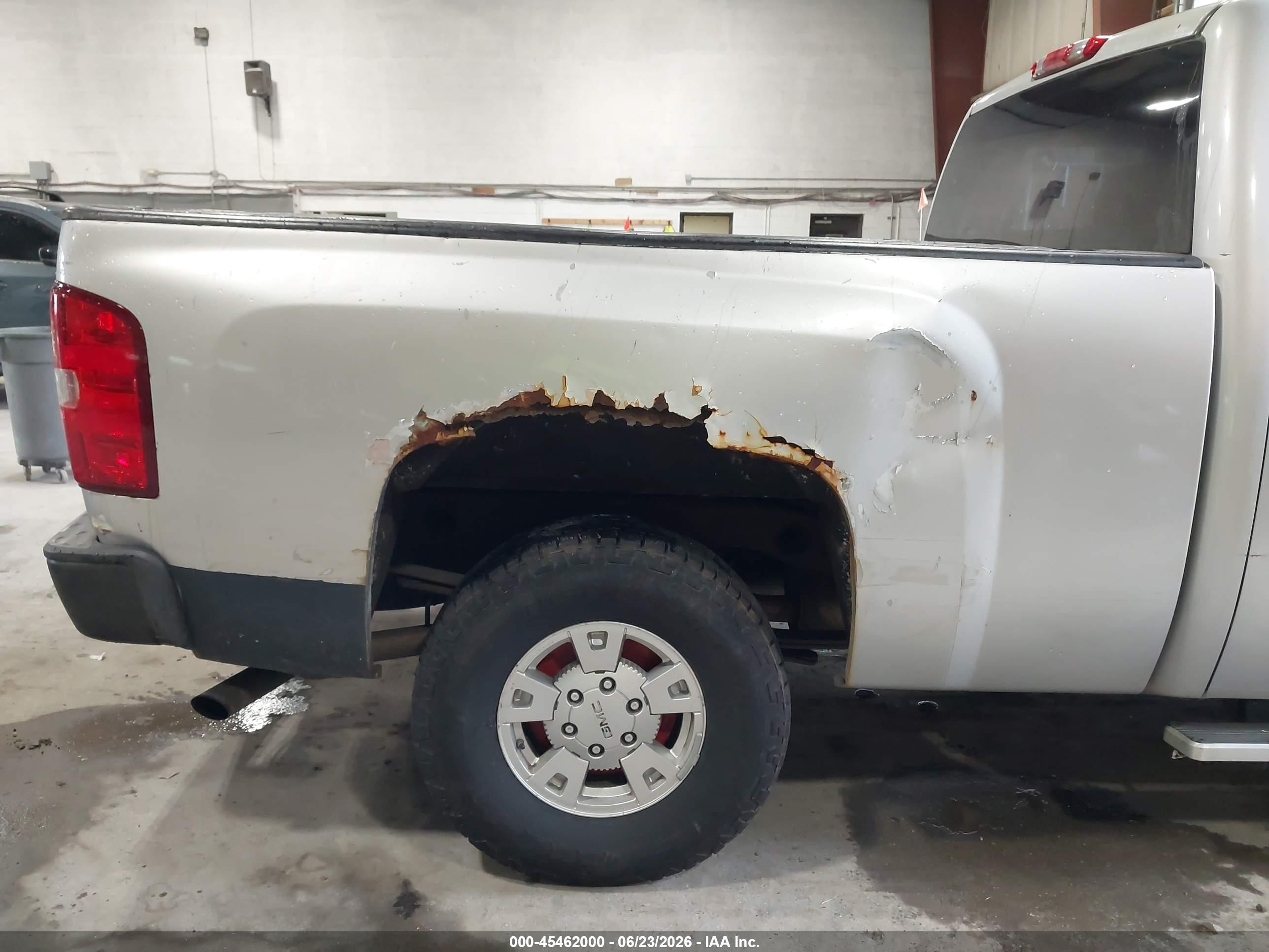 2011 Chevrolet Silverado 1500 Work Truck Silver vin: 1GCRCPEX0BZ118240