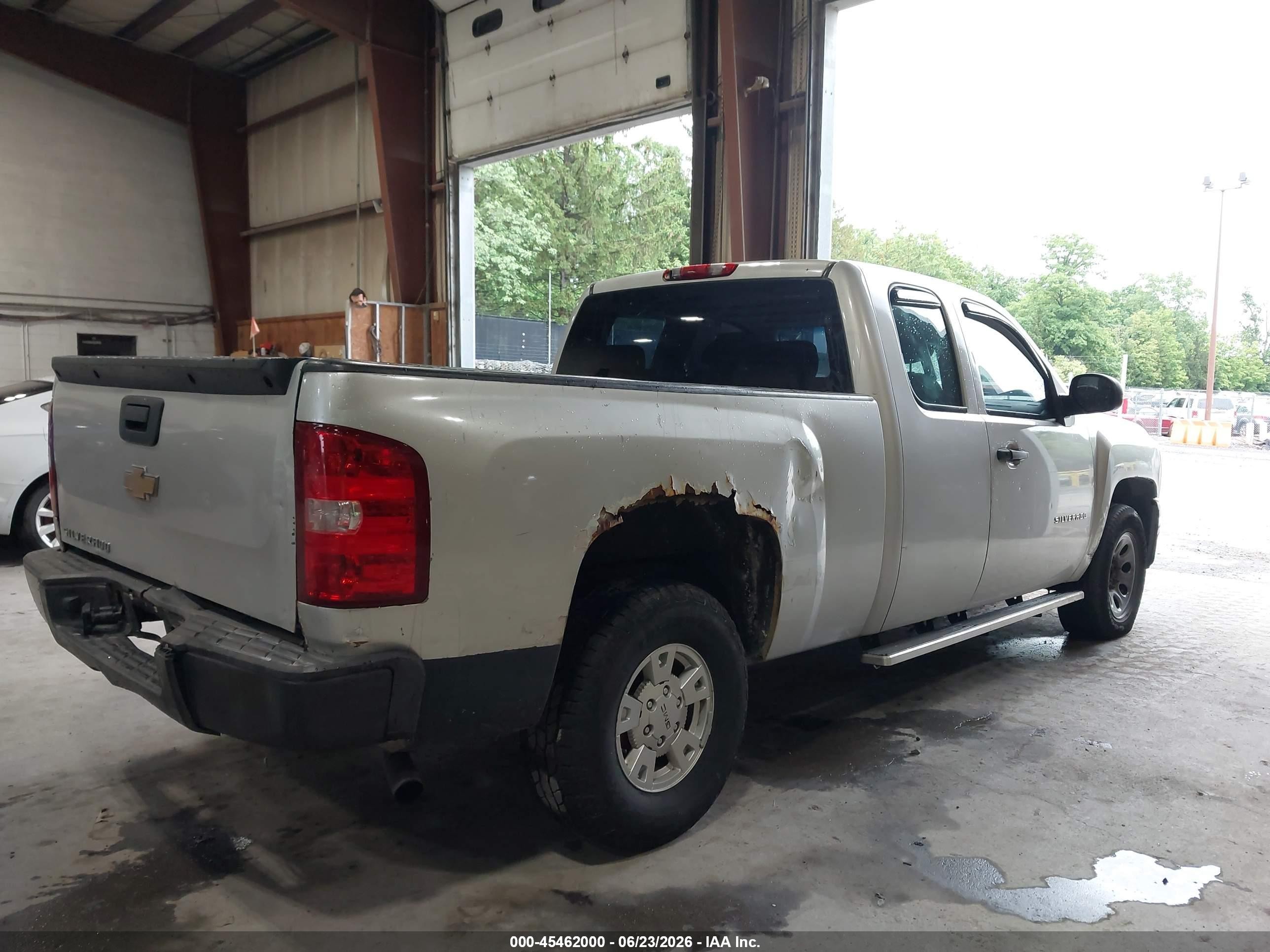 2011 Chevrolet Silverado 1500 Work Truck Silver vin: 1GCRCPEX0BZ118240