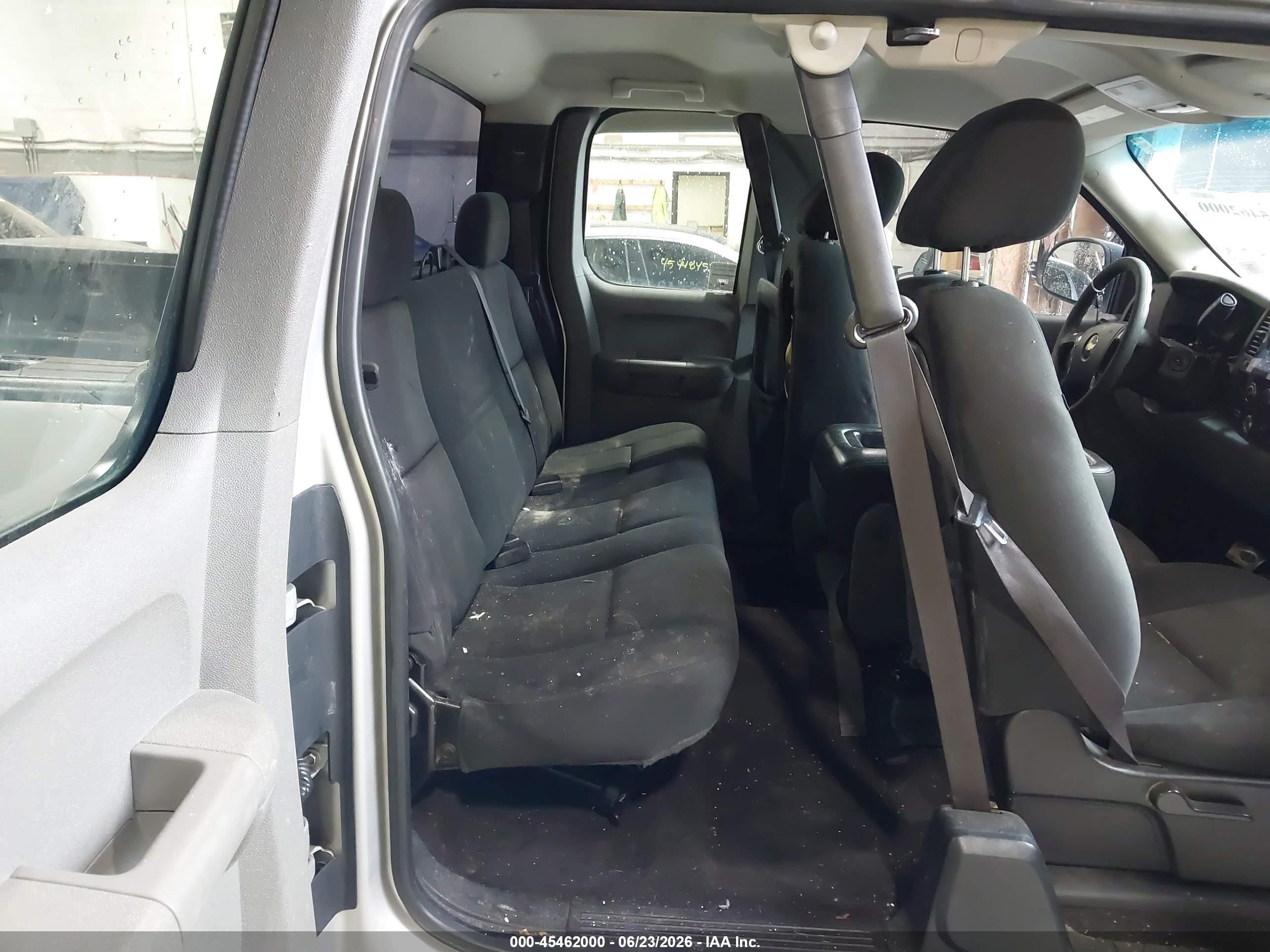 2011 Chevrolet Silverado 1500 Work Truck Silver vin: 1GCRCPEX0BZ118240