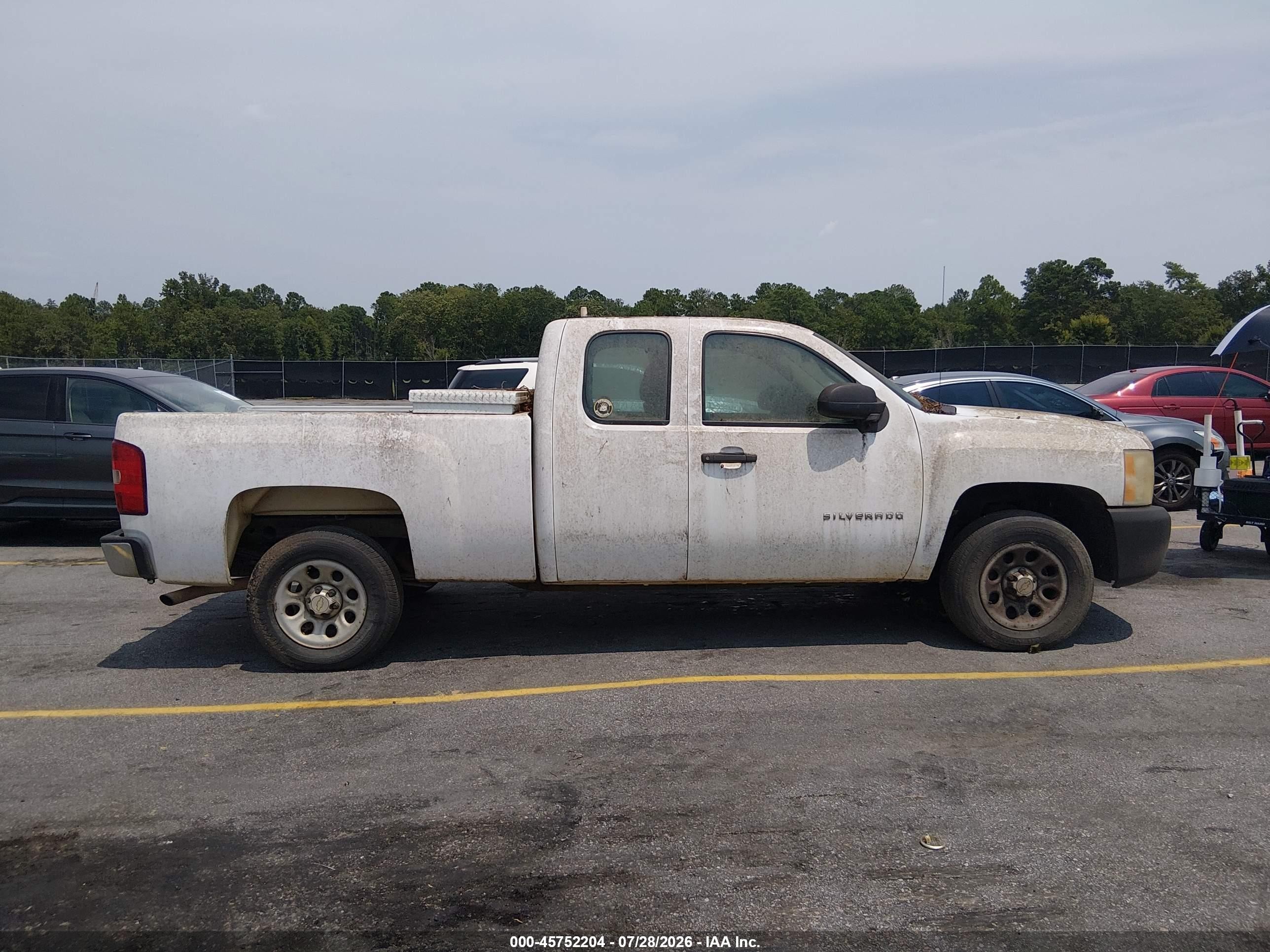 2011 Chevrolet Silverado 1500 Work Truck White vin: 1GCRCPEX1BZ341659