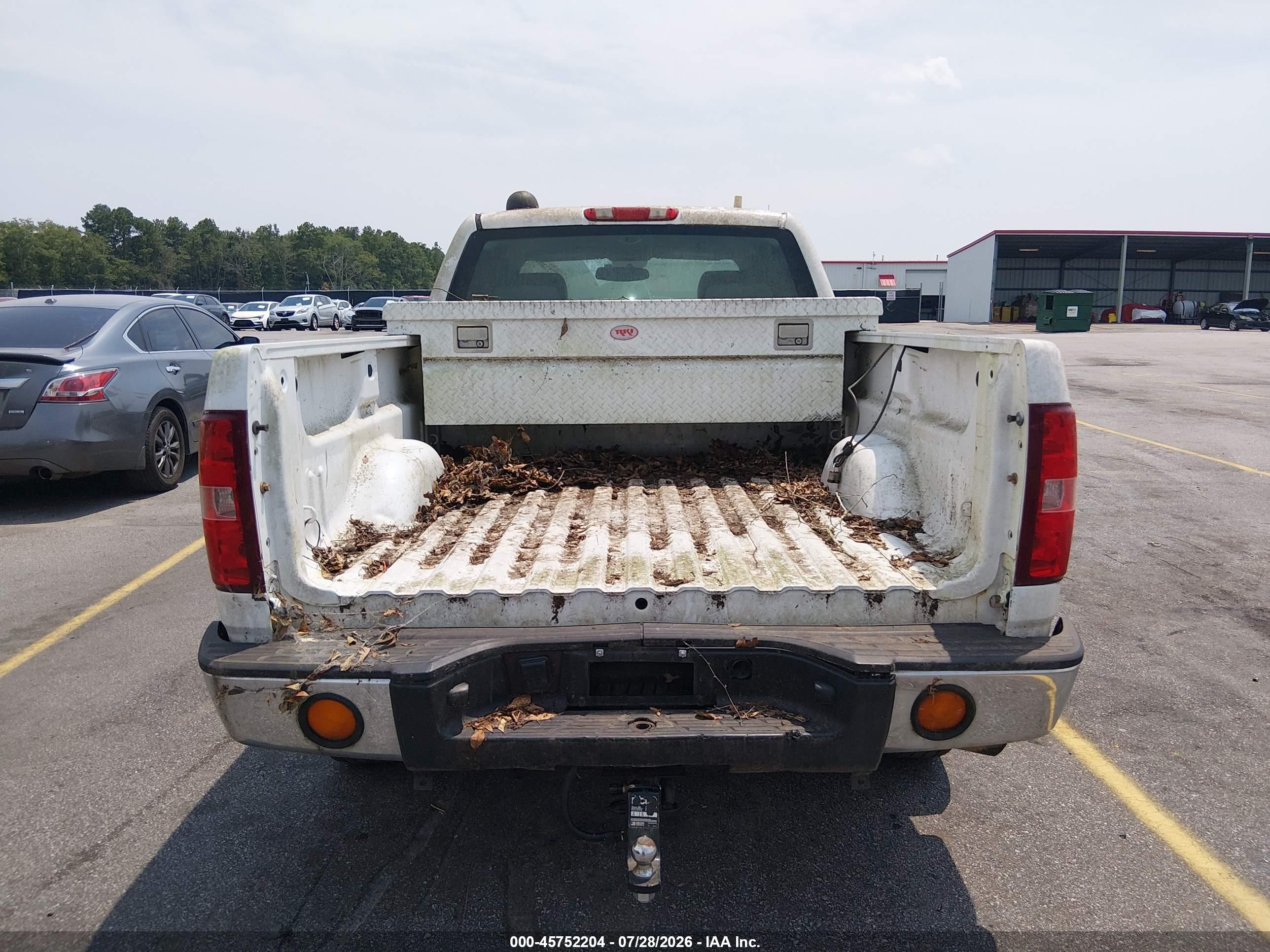 2011 Chevrolet Silverado 1500 Work Truck White vin: 1GCRCPEX1BZ341659