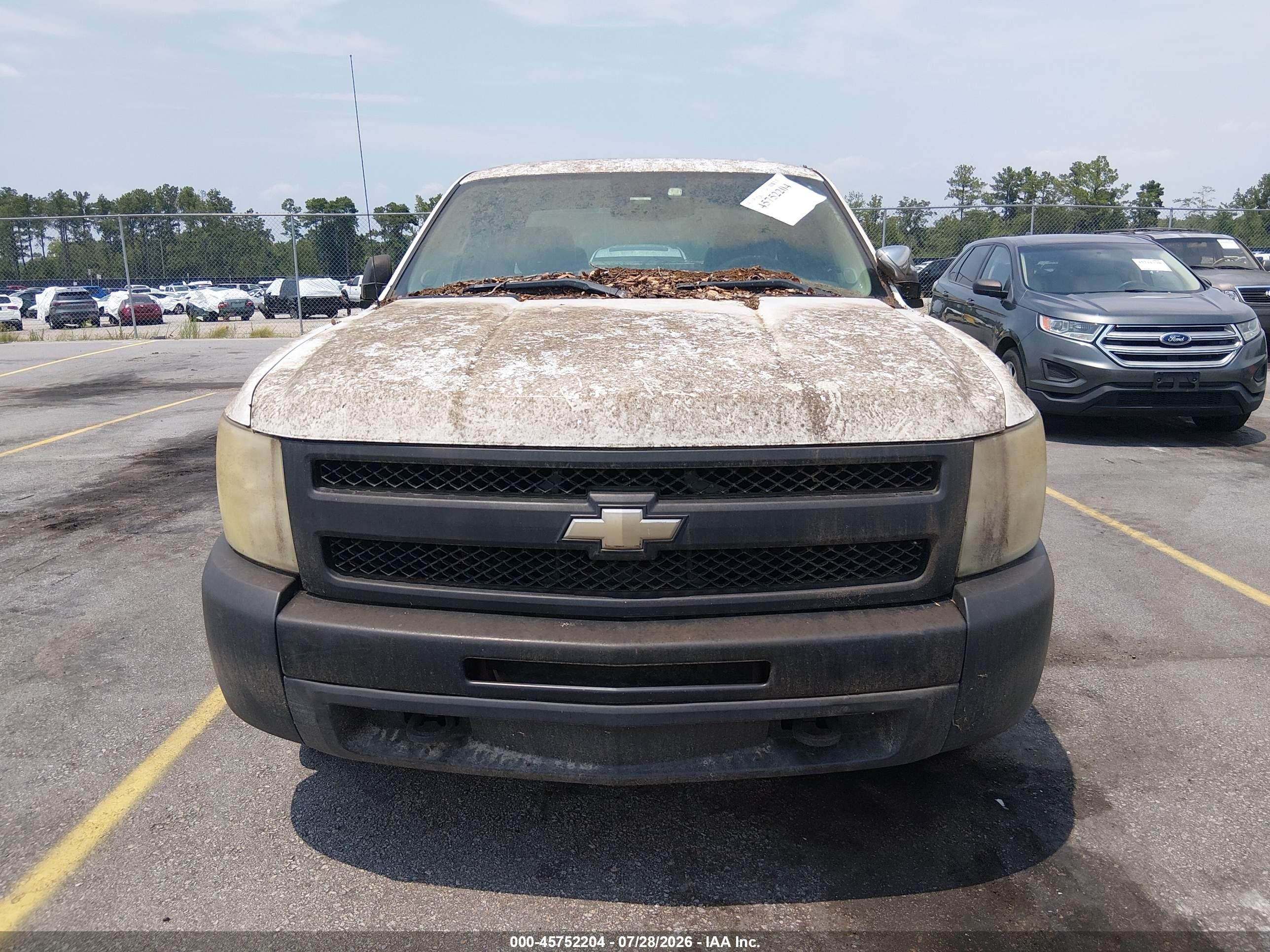 2011 Chevrolet Silverado 1500 Work Truck White vin: 1GCRCPEX1BZ341659