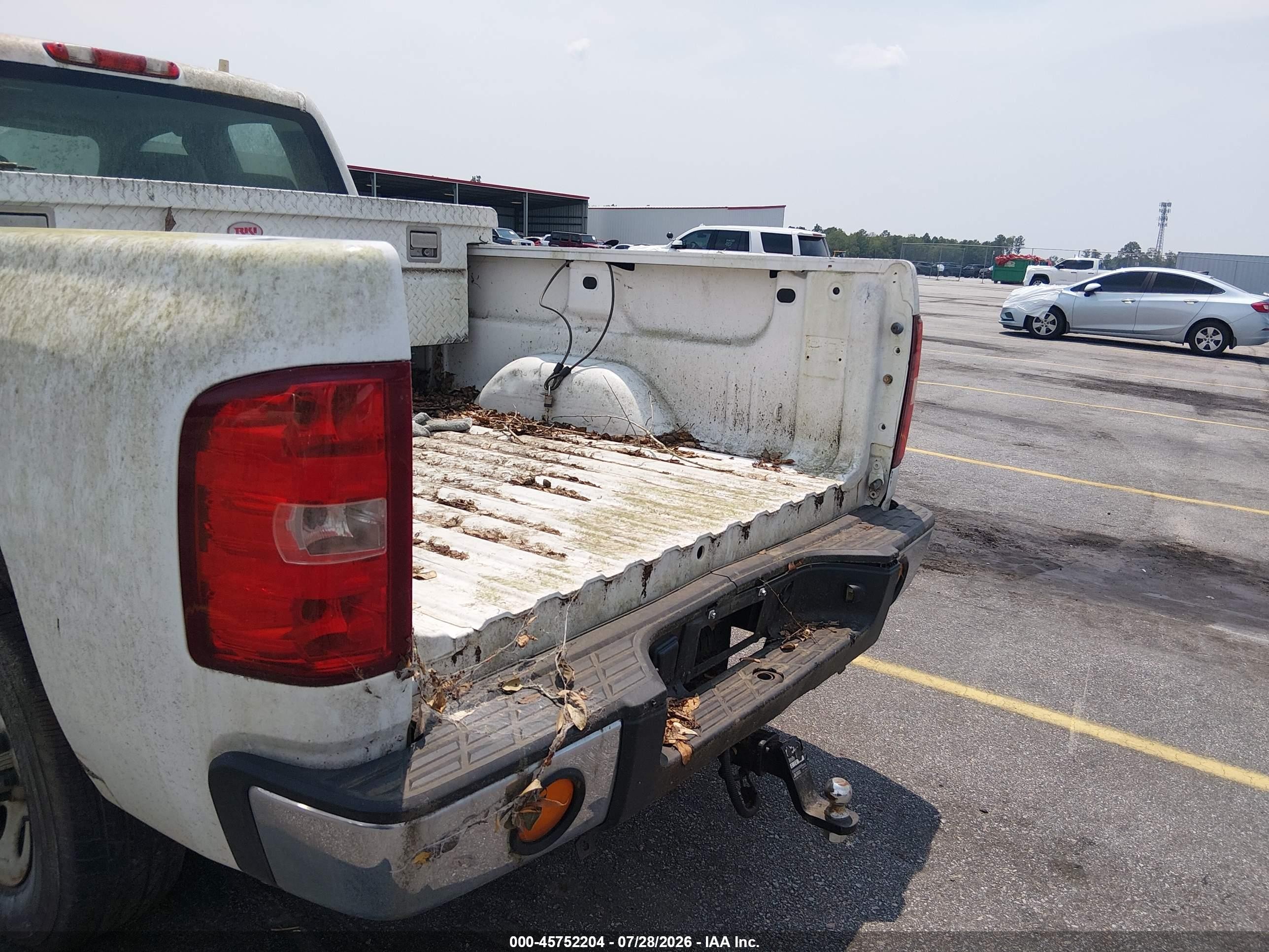 2011 Chevrolet Silverado 1500 Work Truck White vin: 1GCRCPEX1BZ341659