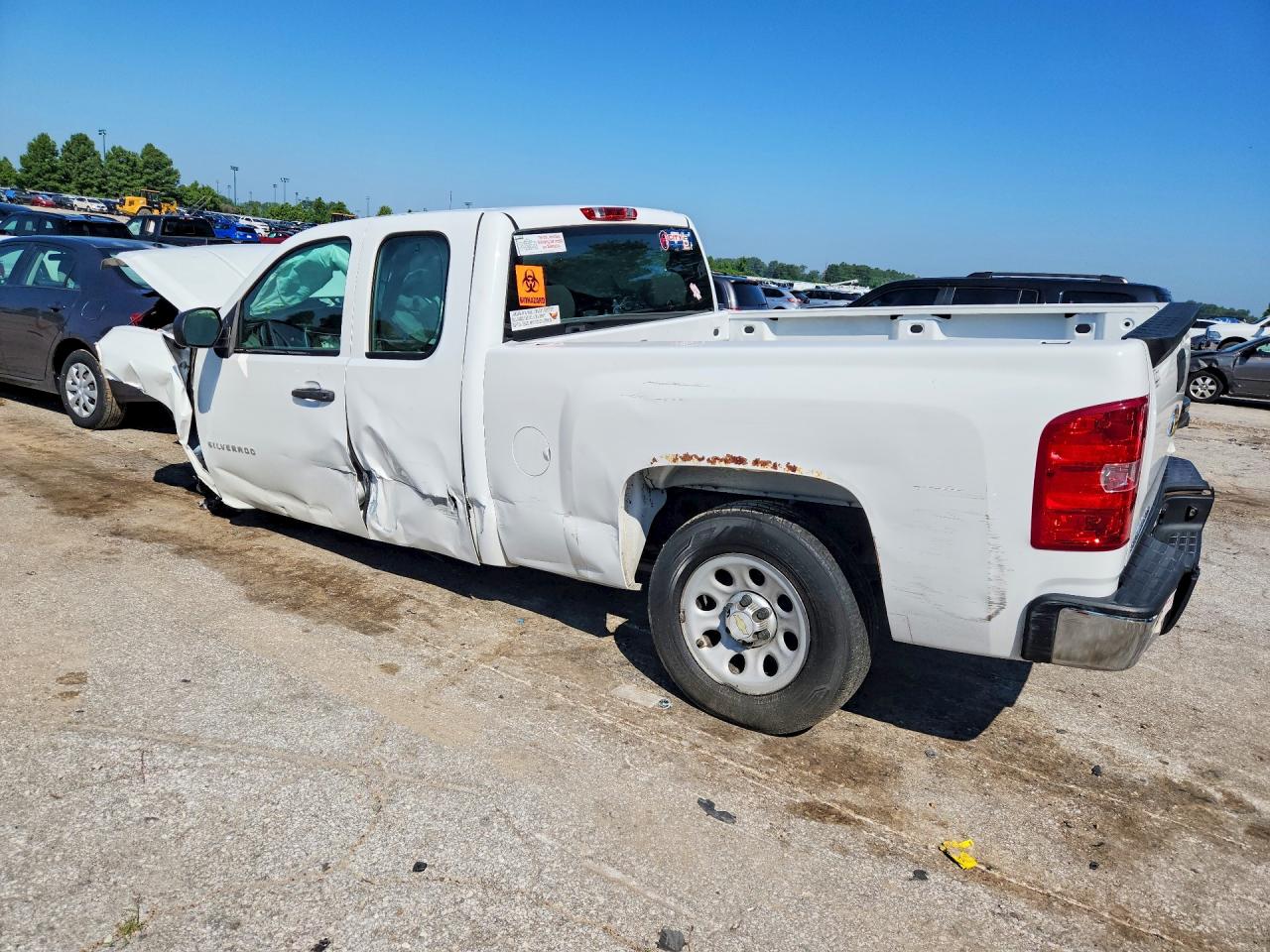 2013 Chevrolet Silverado C1500 White vin: 1GCRCPEX2DZ396902