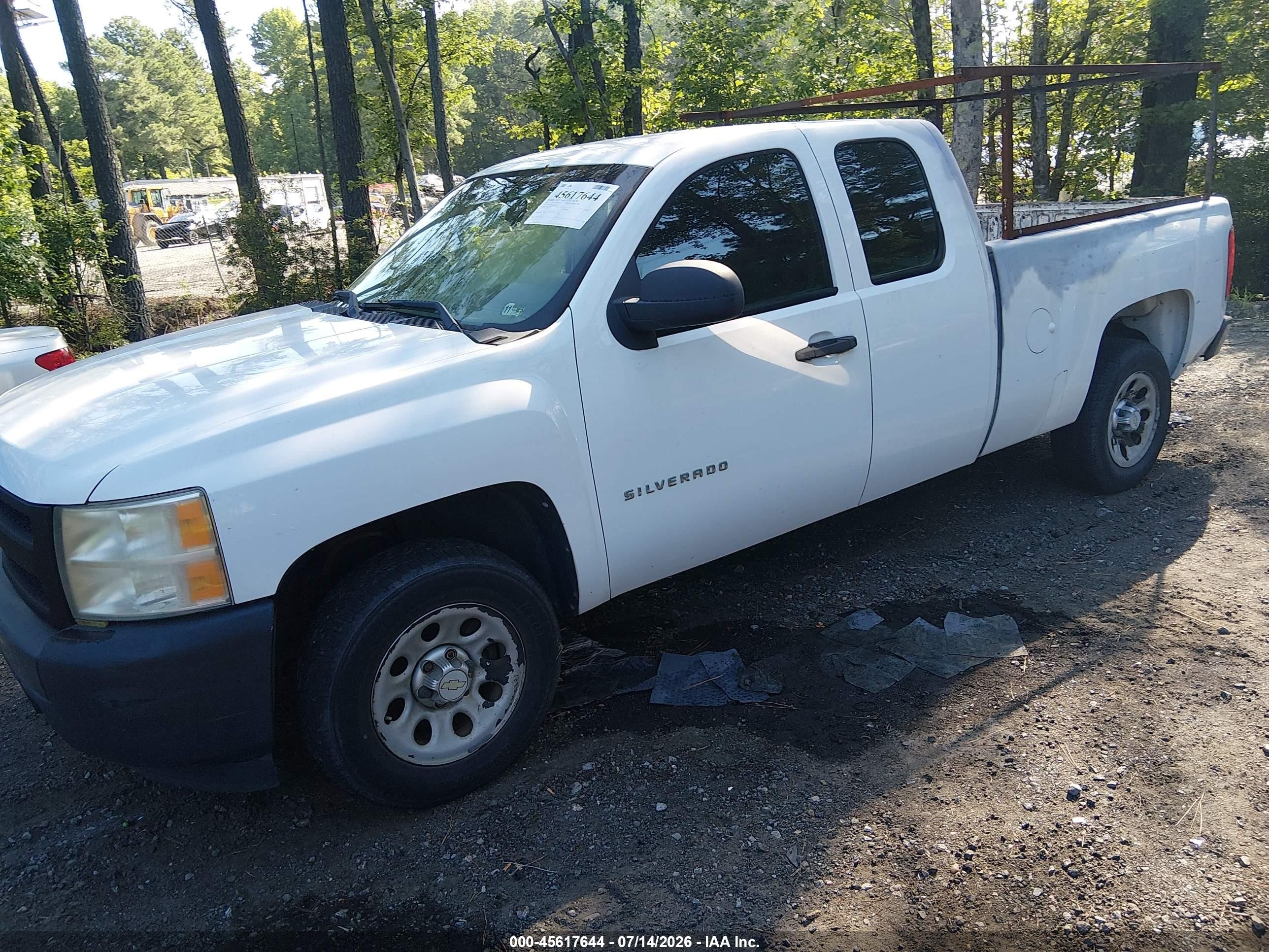 2011 Chevrolet Silverado 1500 Work Truck White vin: 1GCRCPEX3BZ448552