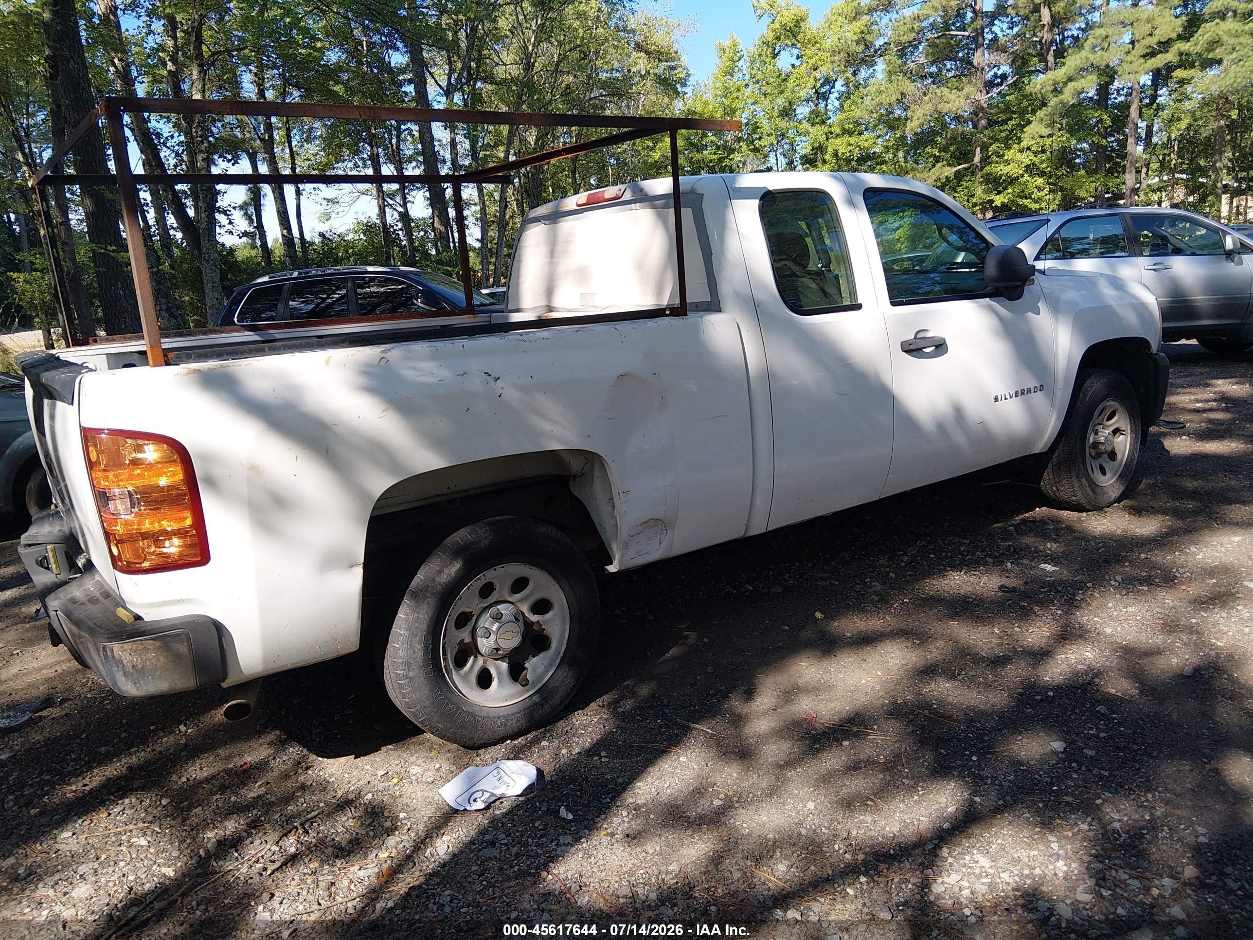 2011 Chevrolet Silverado 1500 Work Truck White vin: 1GCRCPEX3BZ448552