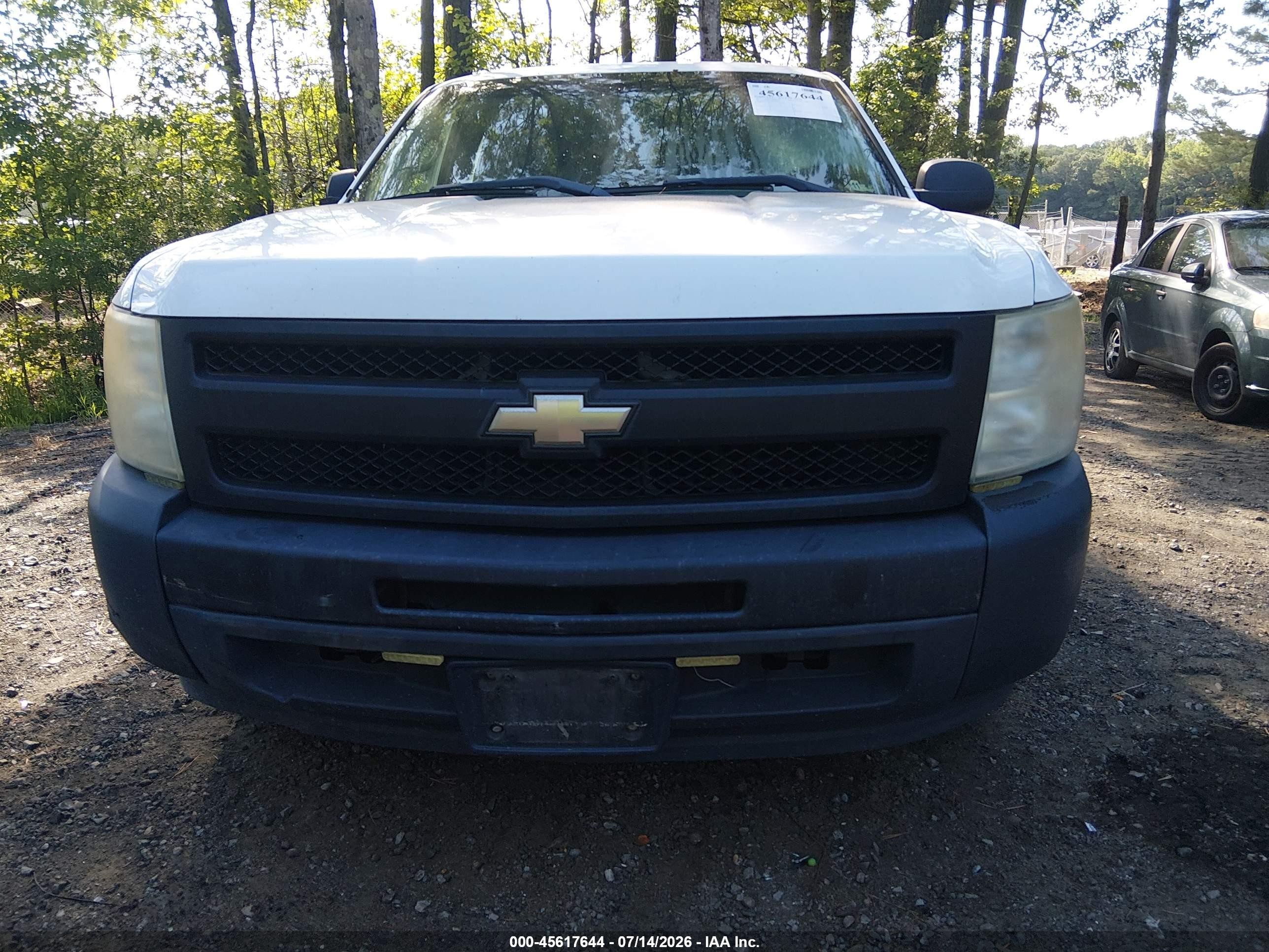 2011 Chevrolet Silverado 1500 Work Truck White vin: 1GCRCPEX3BZ448552