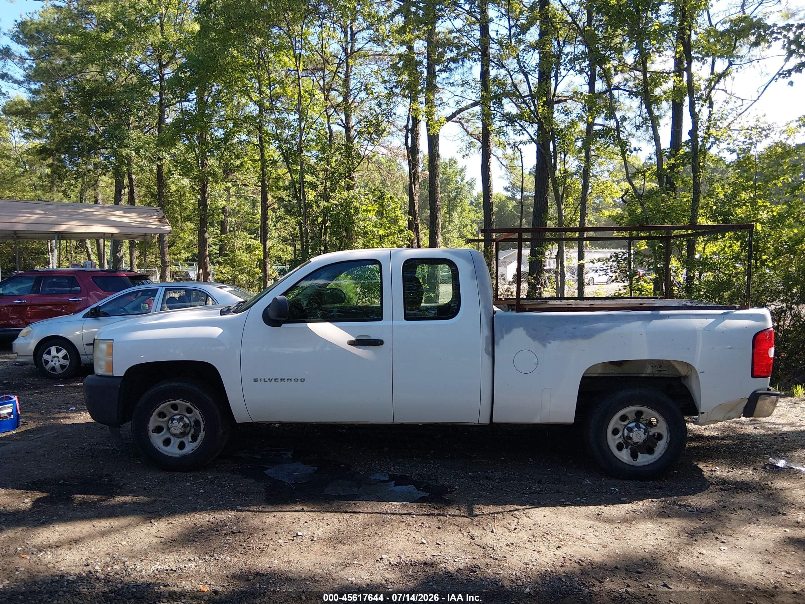 2011 Chevrolet Silverado 1500 Work Truck White vin: 1GCRCPEX3BZ448552