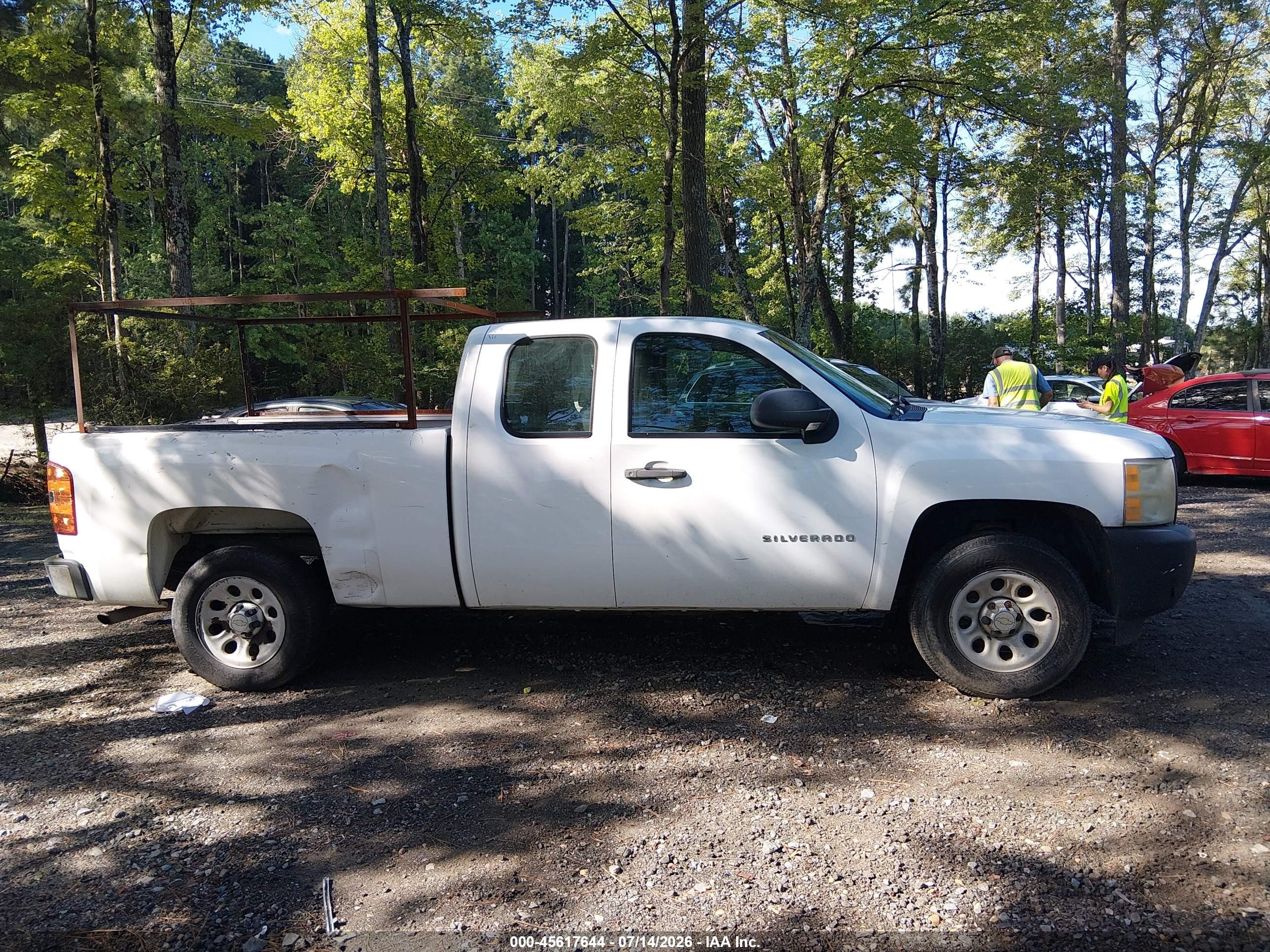 2011 Chevrolet Silverado 1500 Work Truck White vin: 1GCRCPEX3BZ448552