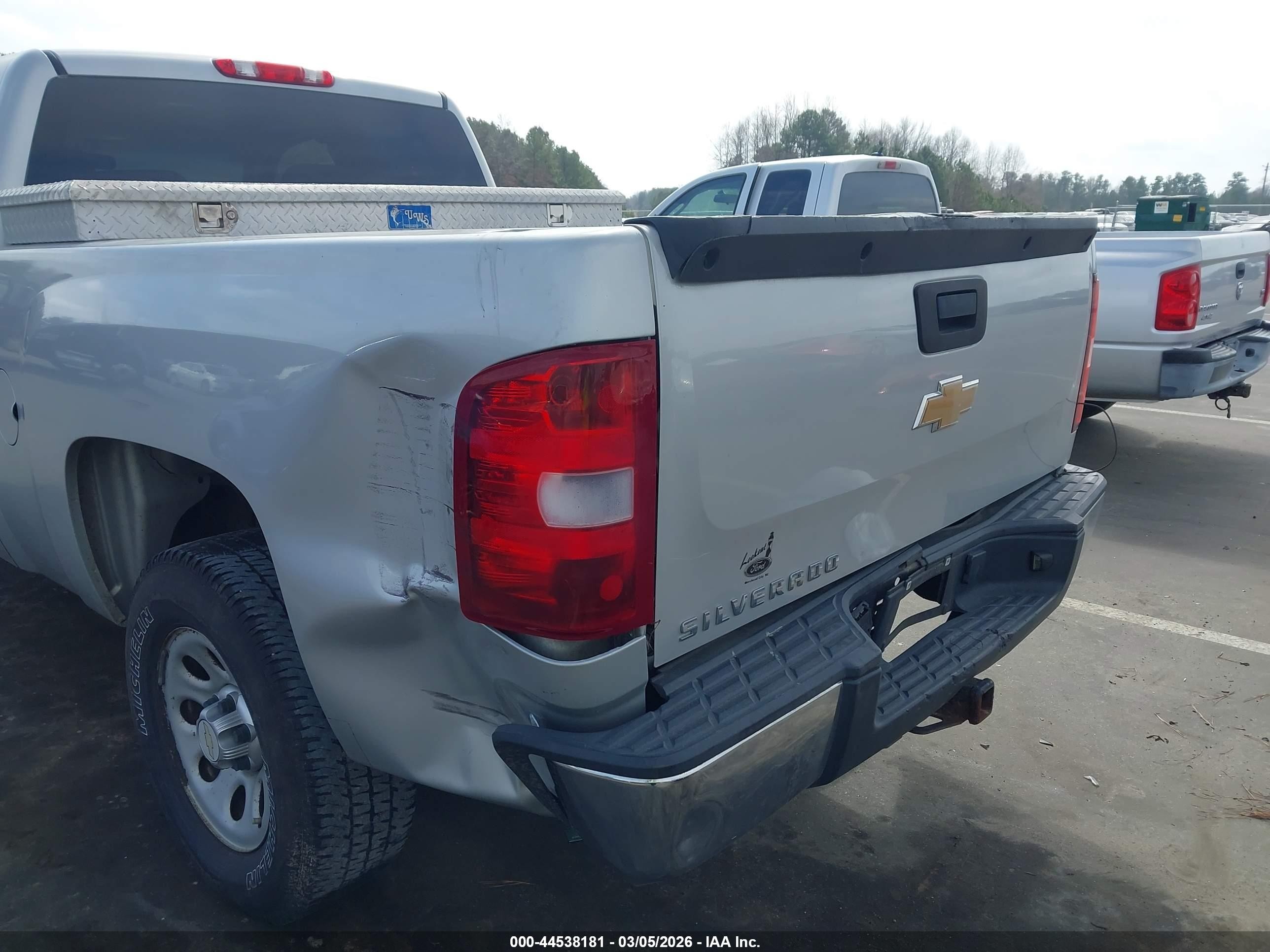 2011 Chevrolet Silverado 1500 Work Truck Silver vin: 1GCRCPEX4BZ343342