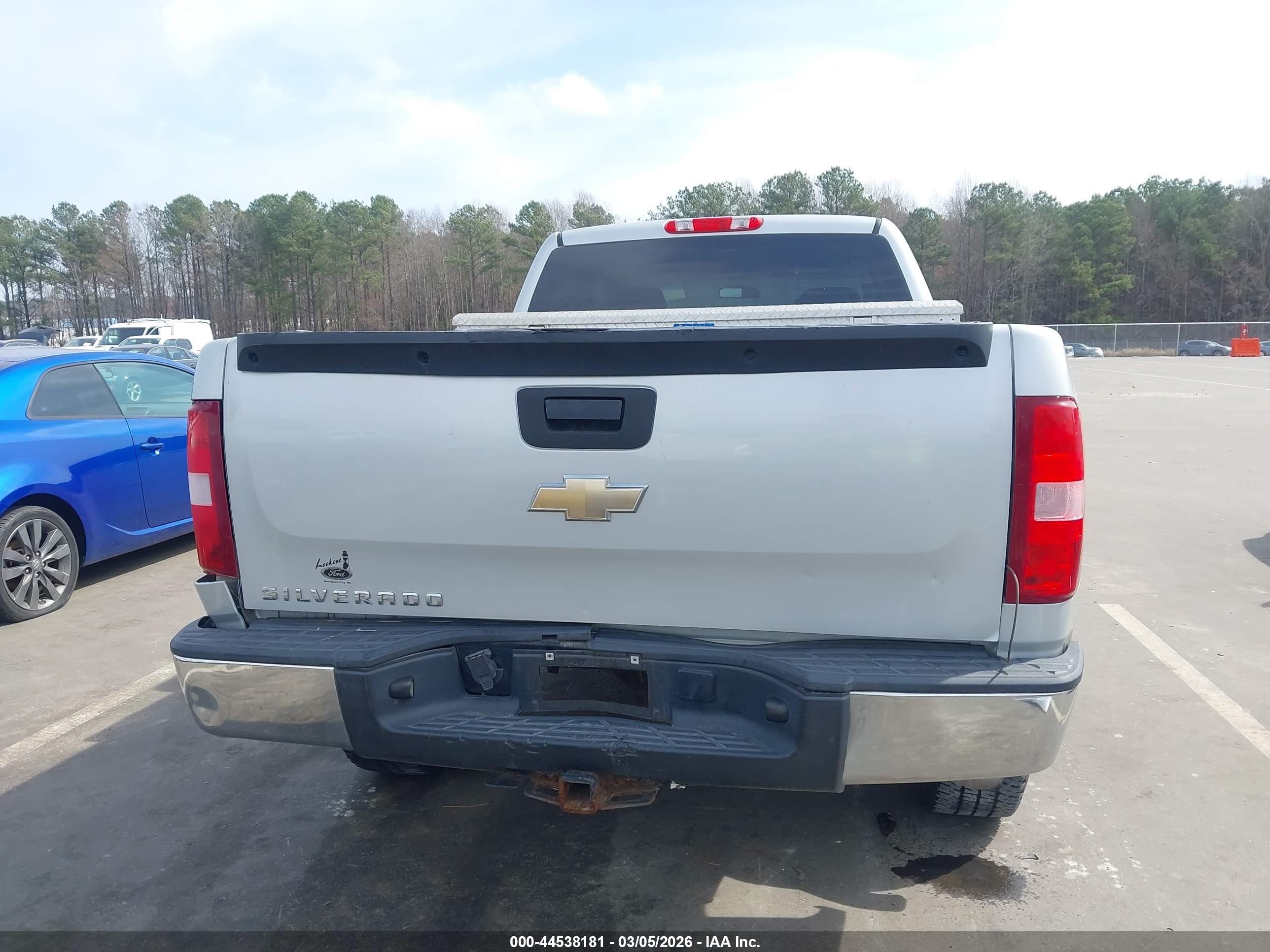 2011 Chevrolet Silverado 1500 Work Truck Silver vin: 1GCRCPEX4BZ343342